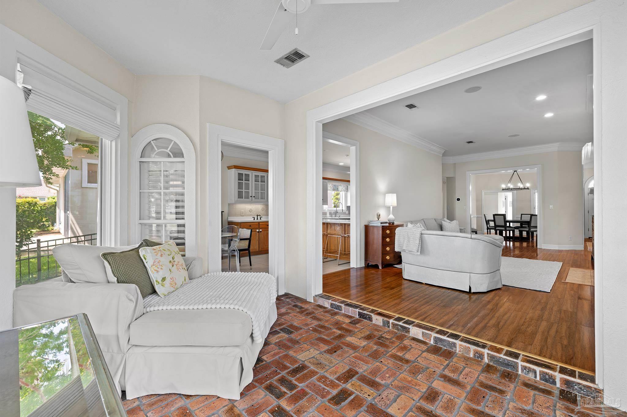 1137 Willowood Cir