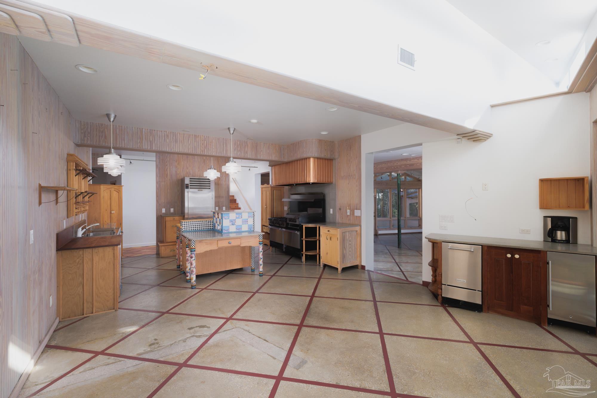 92 Highpoint Dr