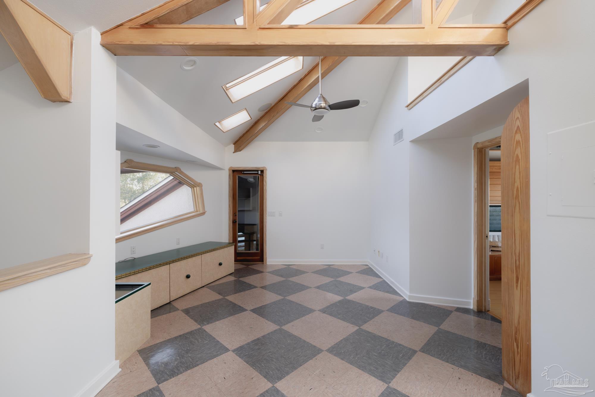 92 Highpoint Dr