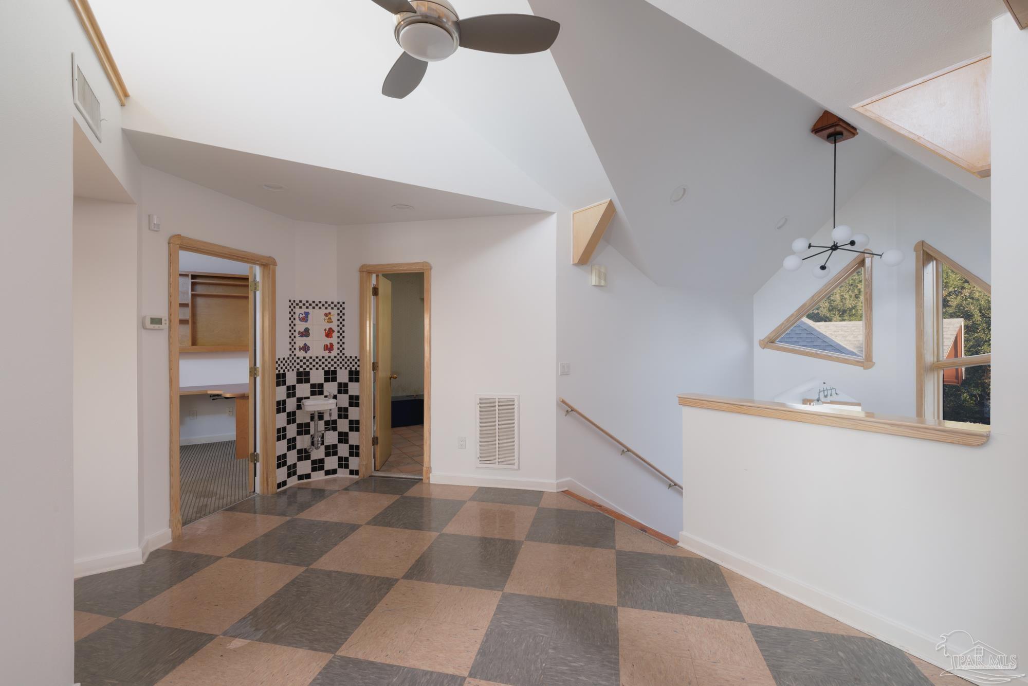 92 Highpoint Dr