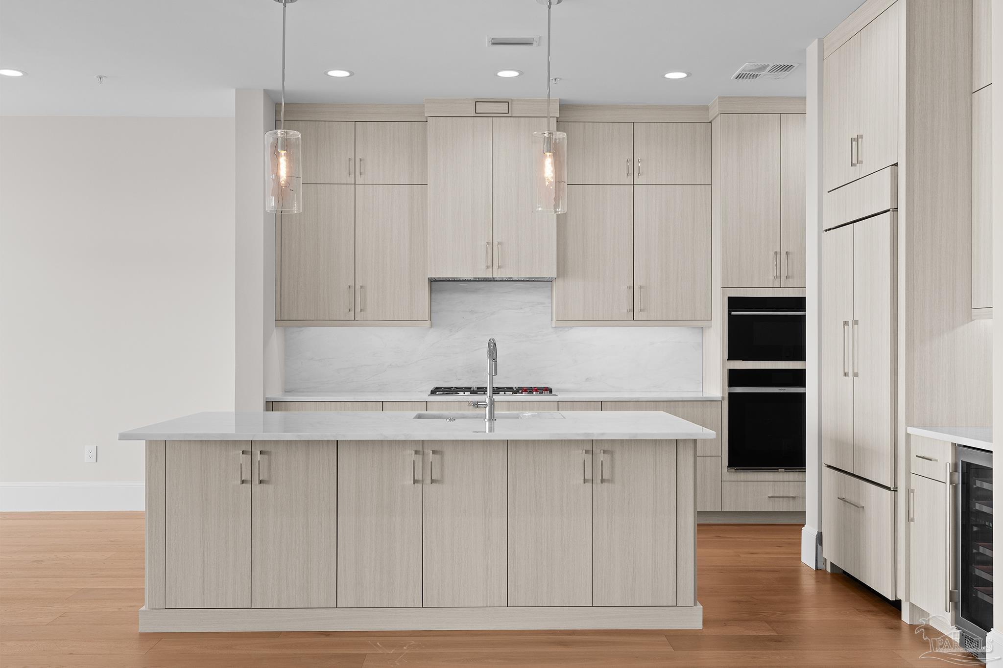 800 S Palafox St # 201