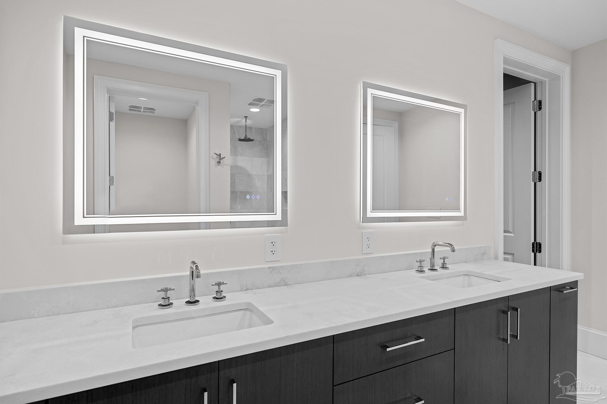 800 S Palafox St # 201