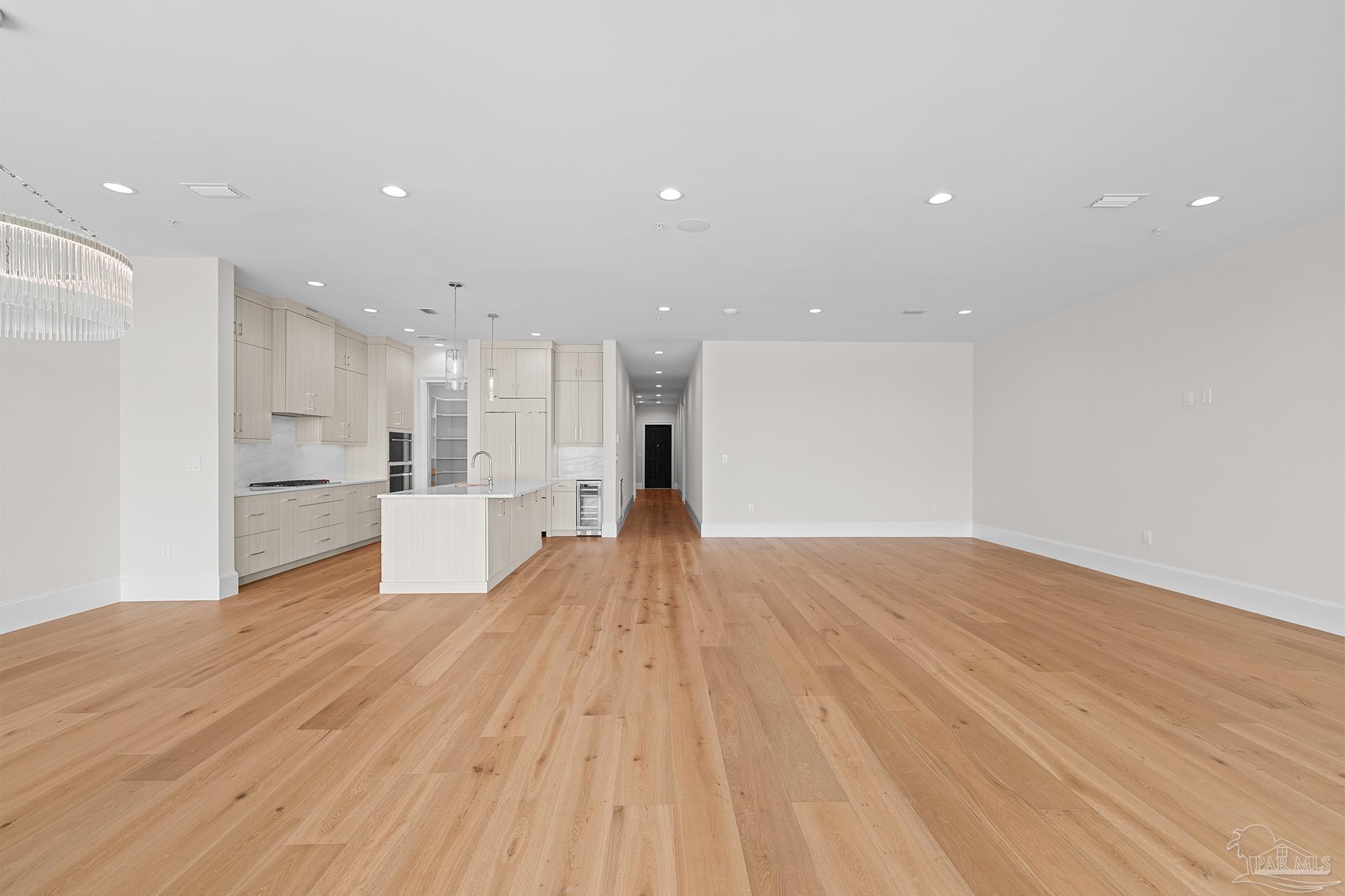 800 S Palafox St # 201