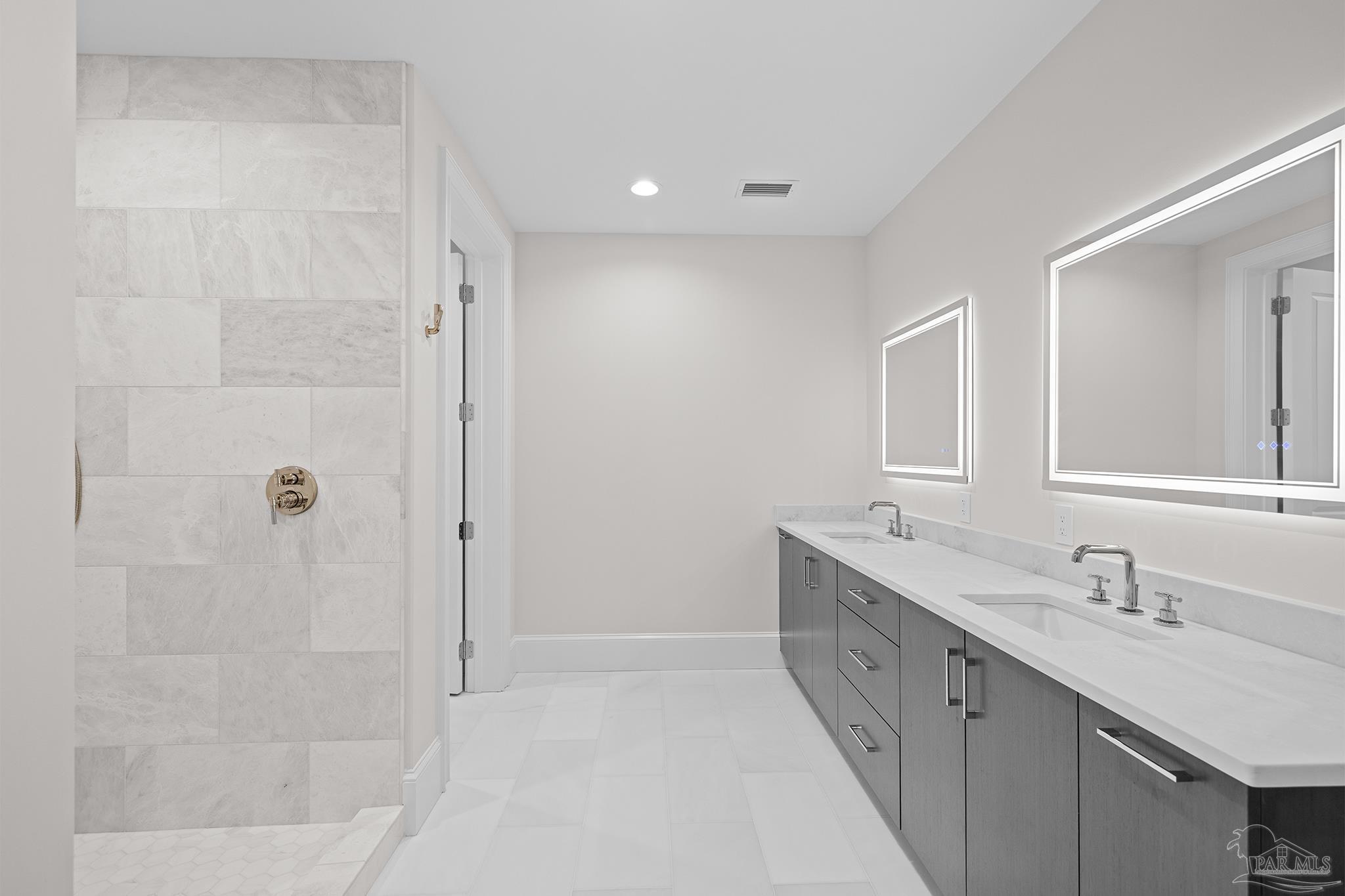 800 S Palafox St # 201