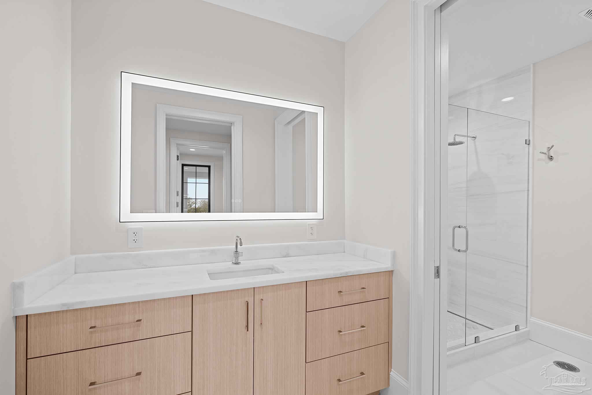 800 S Palafox St # 201