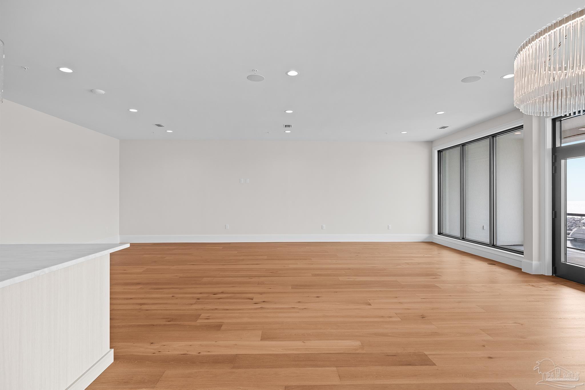 800 S Palafox St # 201