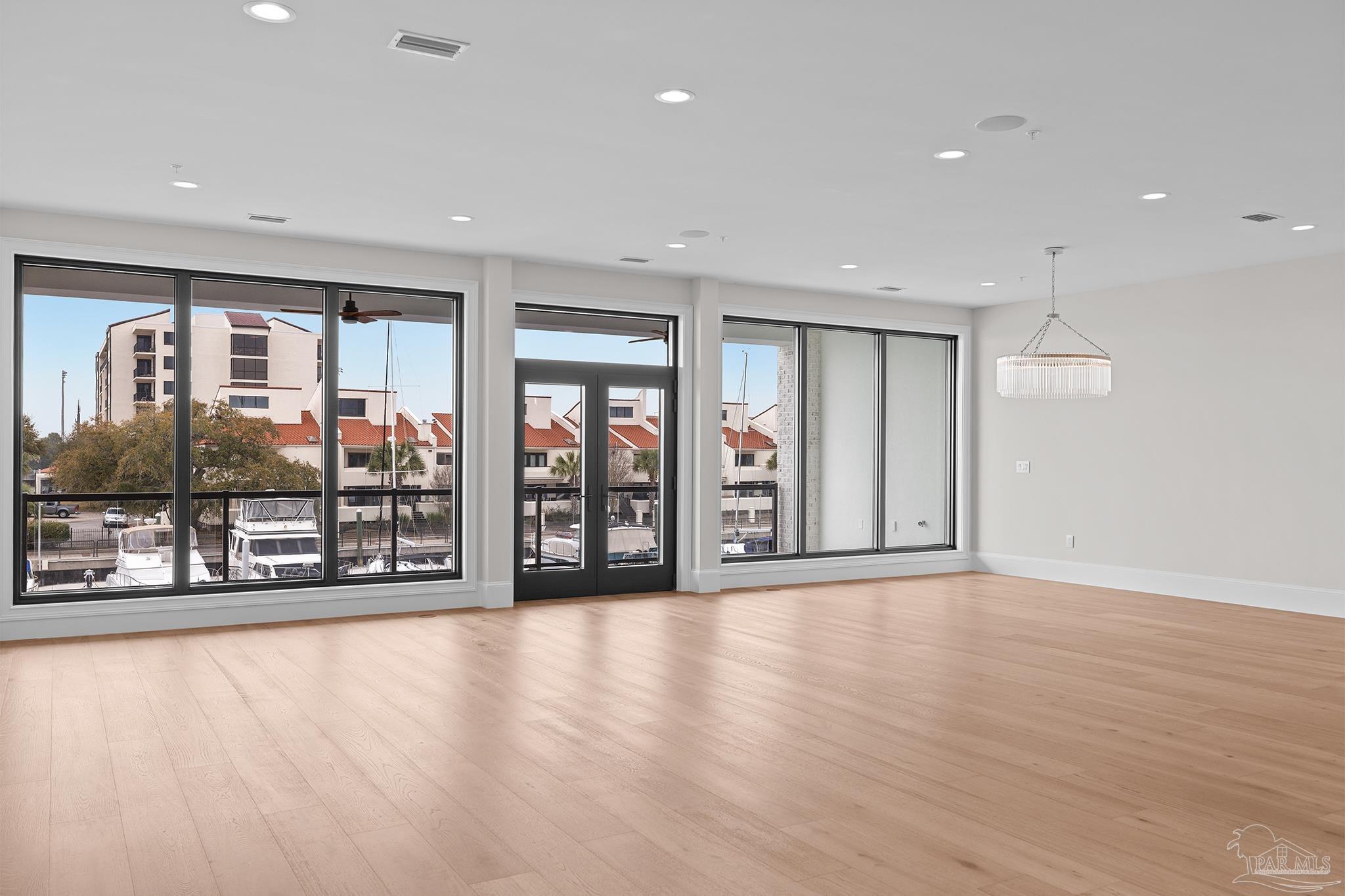 800 S Palafox St # 201