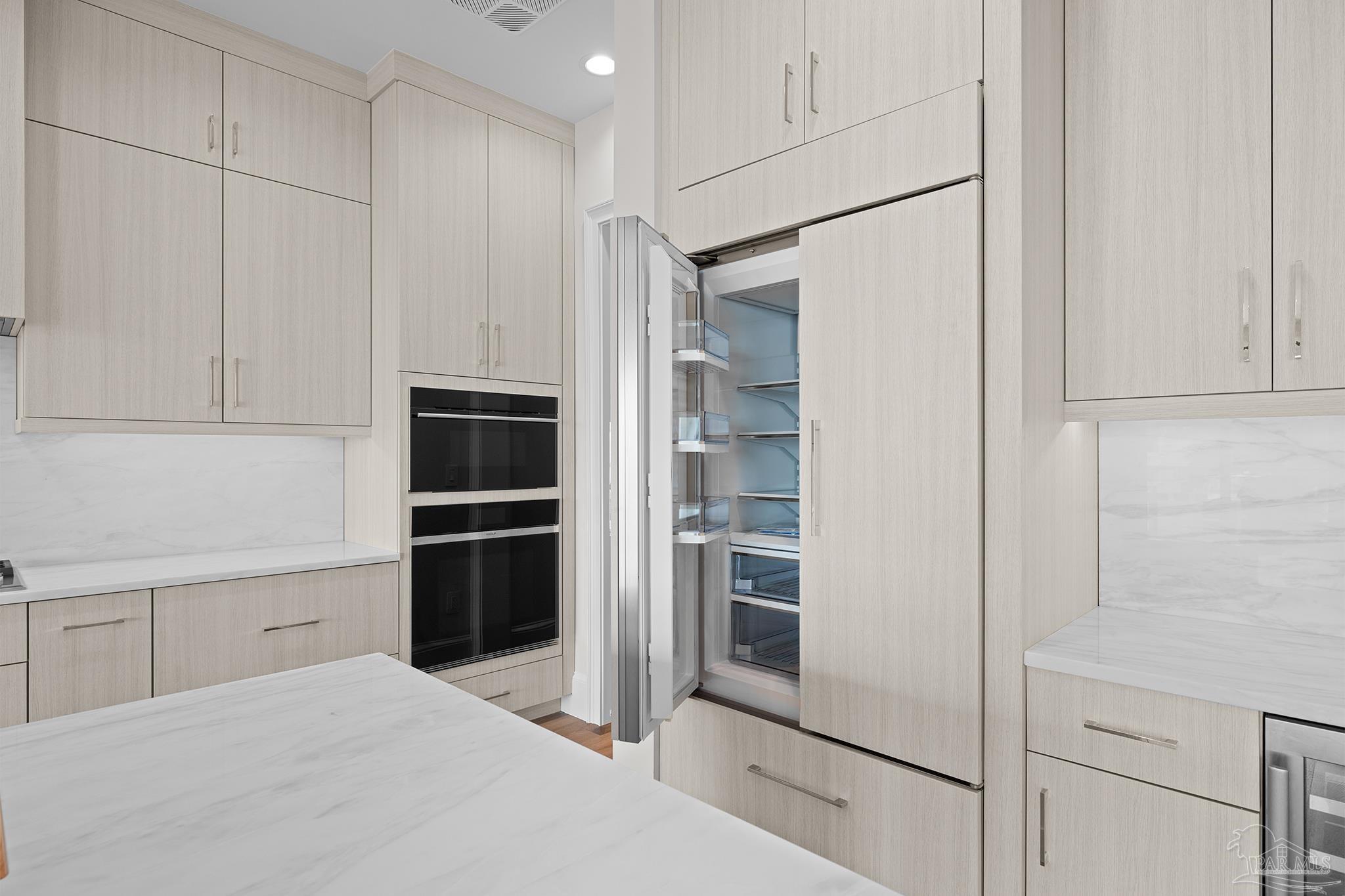 800 S Palafox St # 201