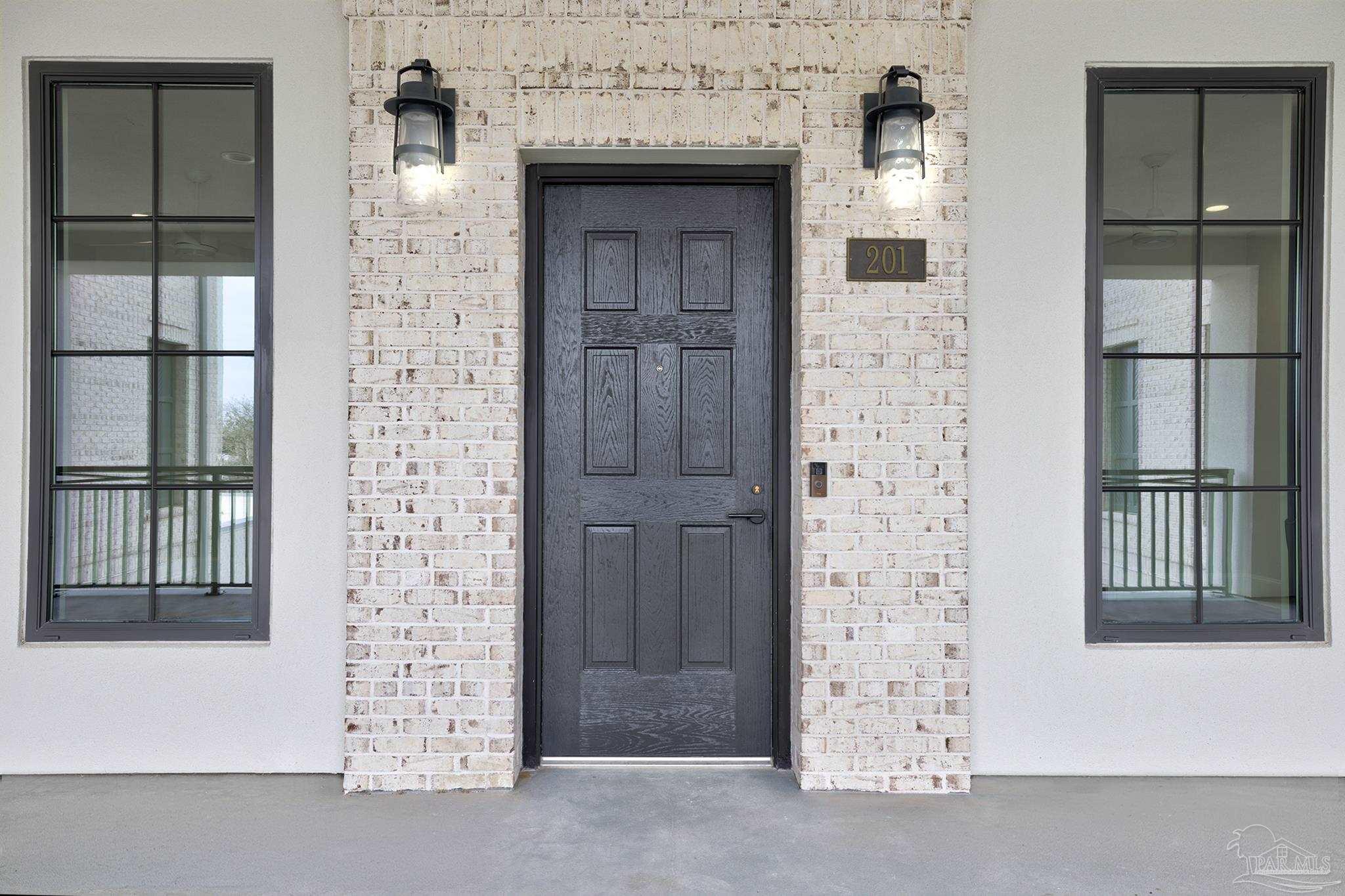 800 S Palafox St # 201