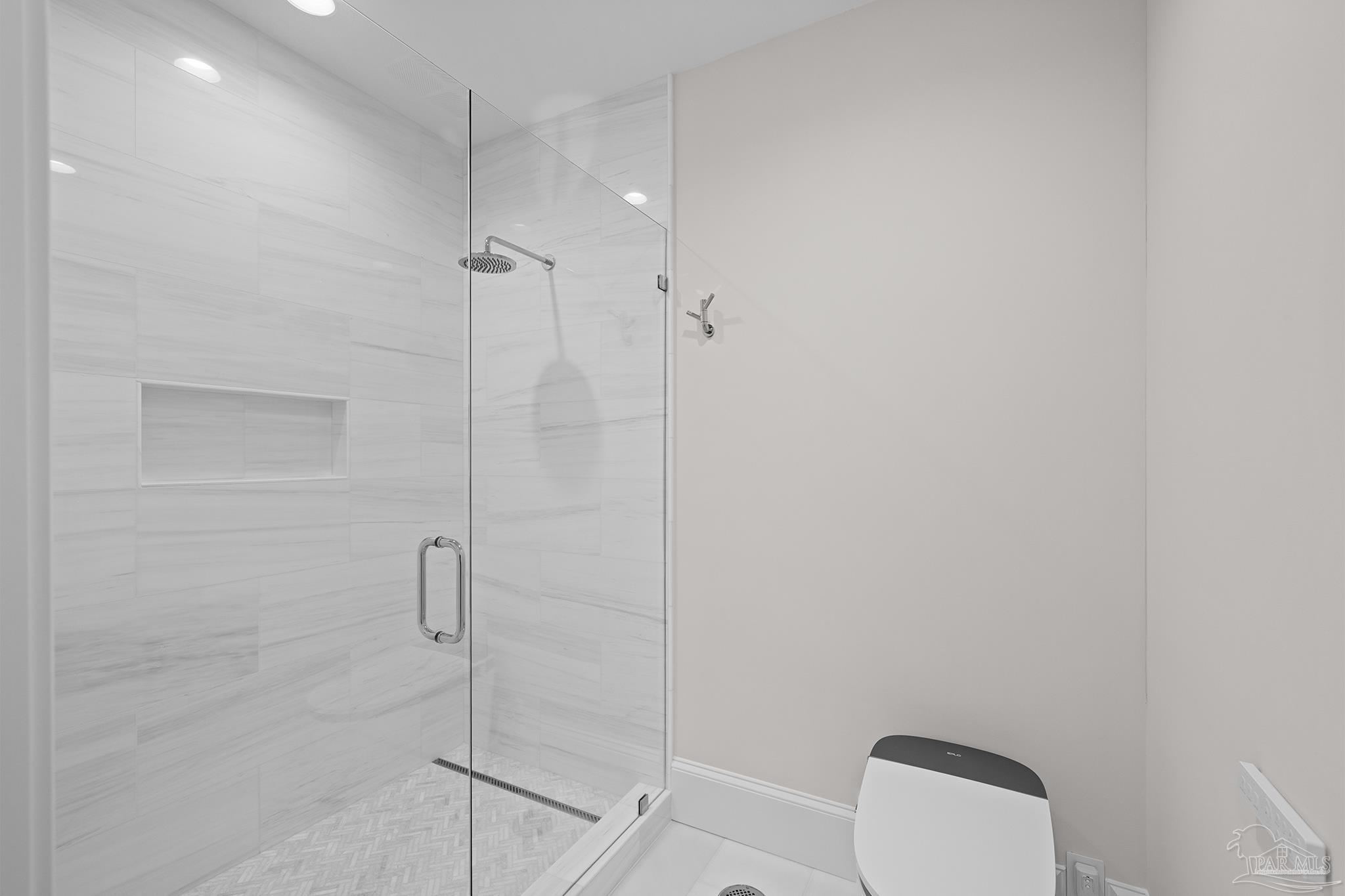 800 S Palafox St # 201