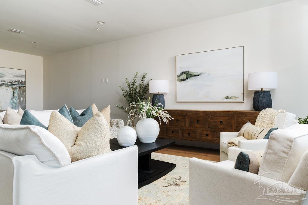 800 S Palafox St # 301