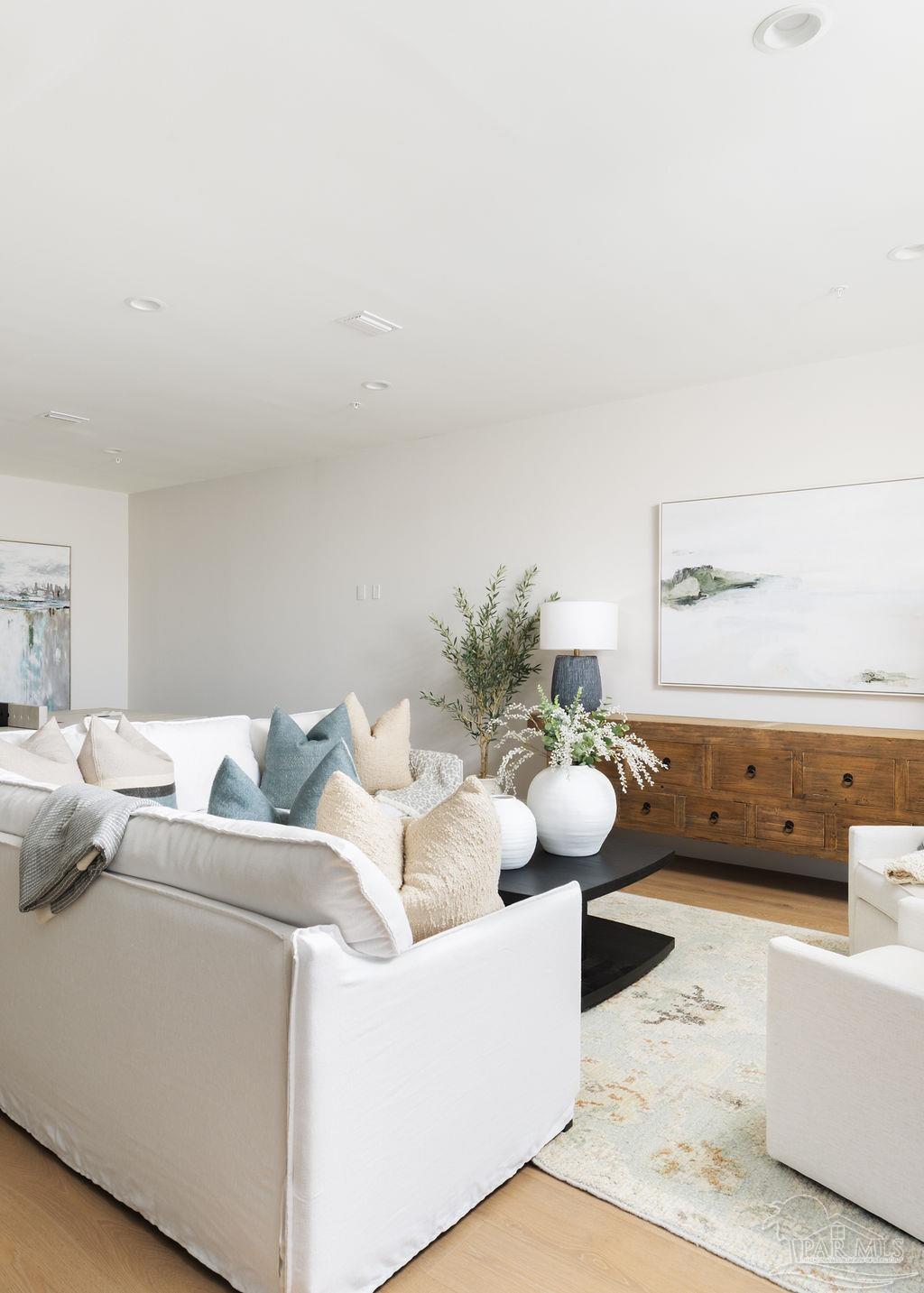 800 S Palafox St # 301