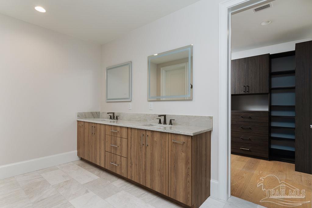 800 S Palafox St # 301