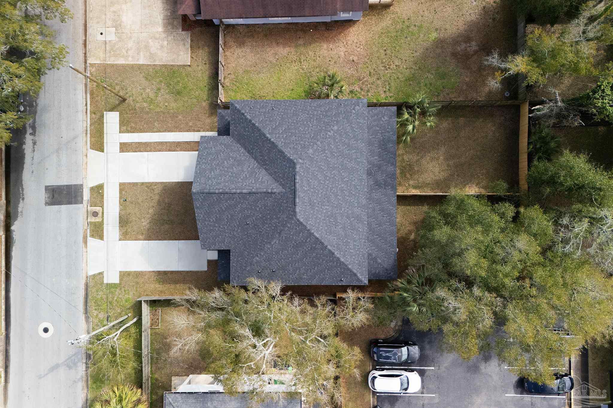 1913 + 1915 W Chase St