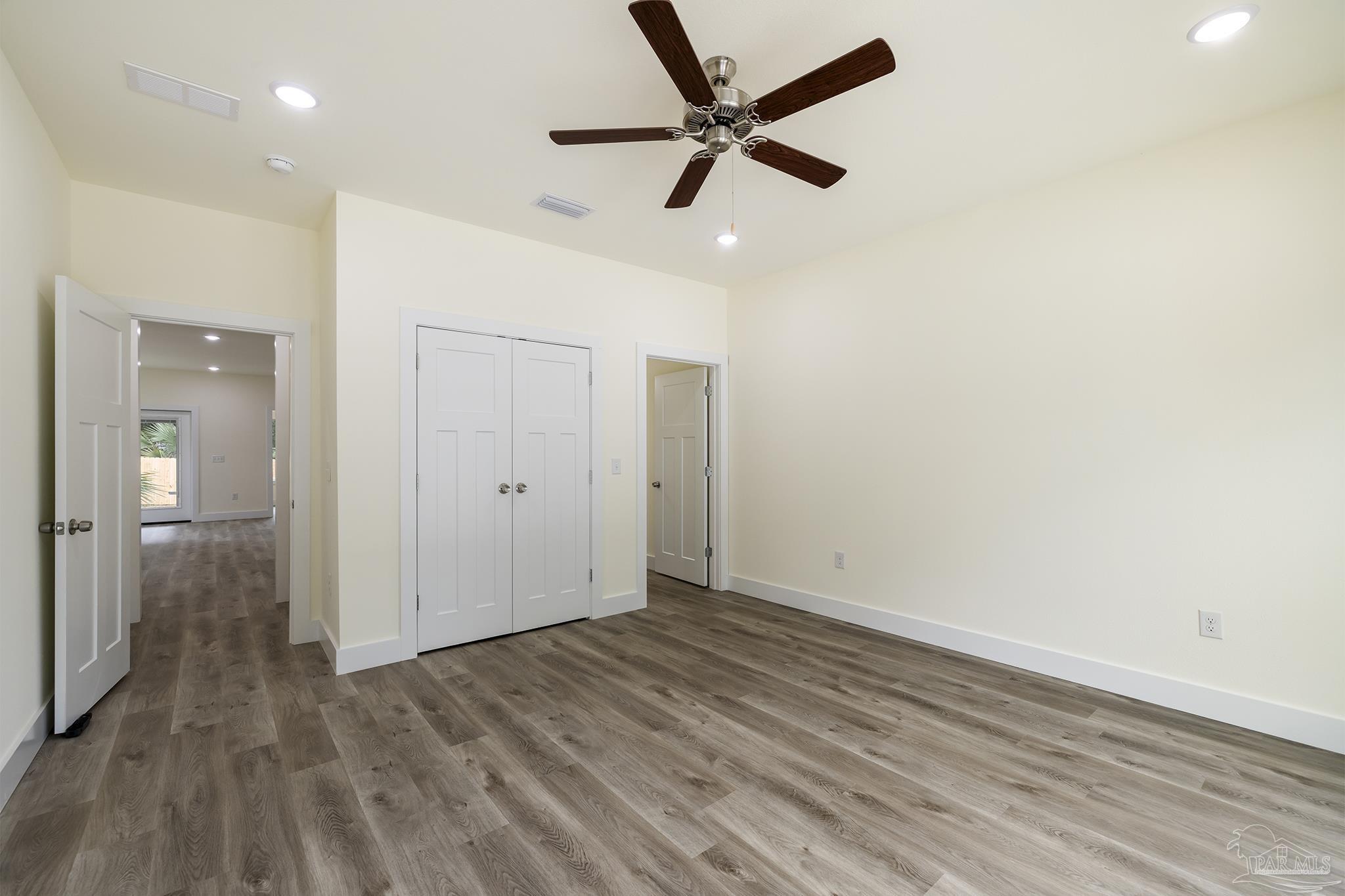 1913 + 1915 W Chase St