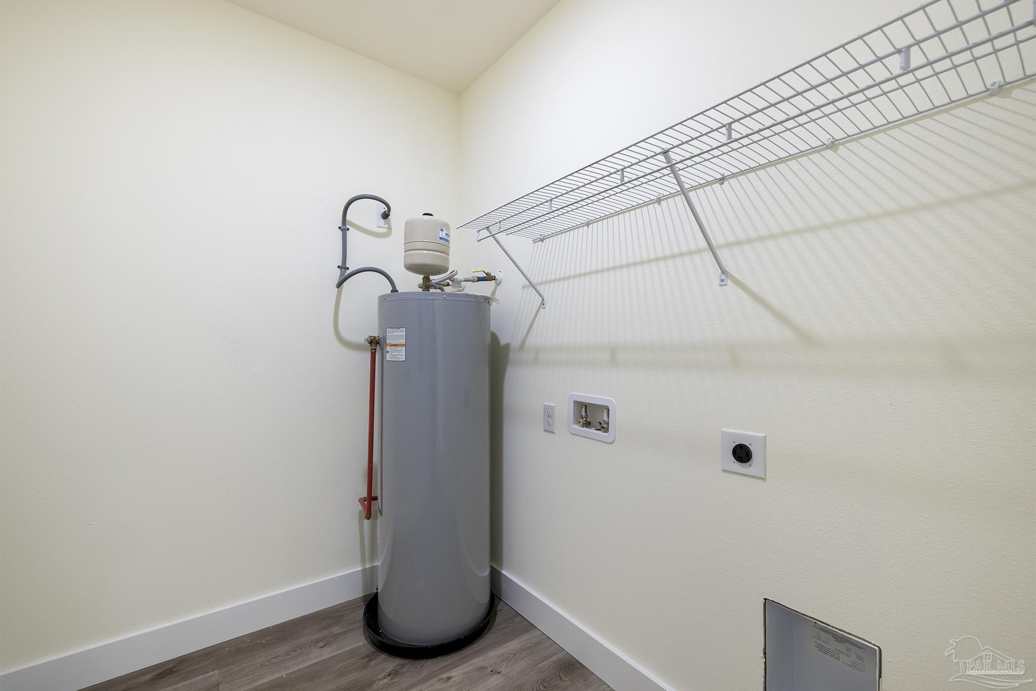 1913 + 1915 W Chase St