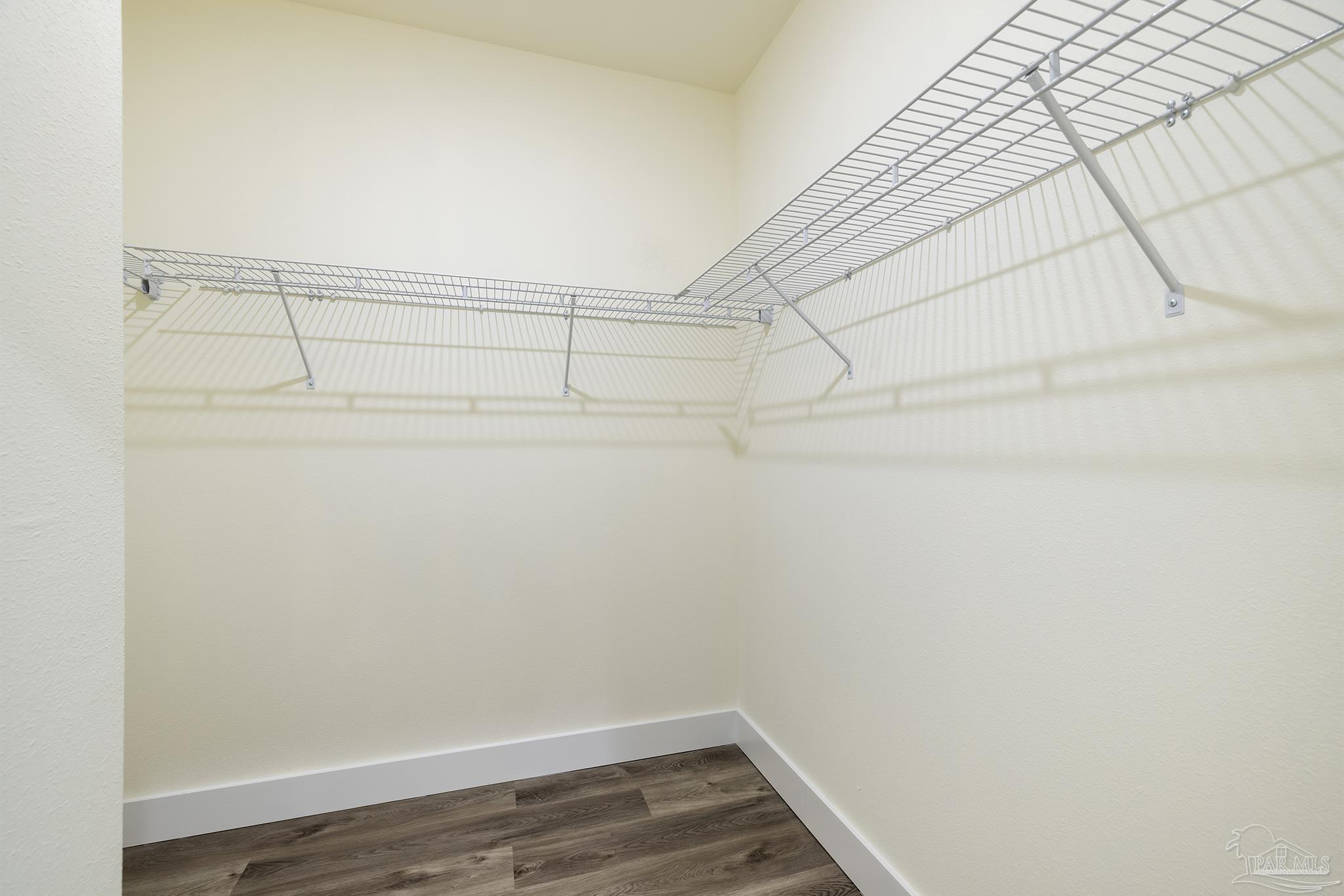 1913 + 1915 W Chase St