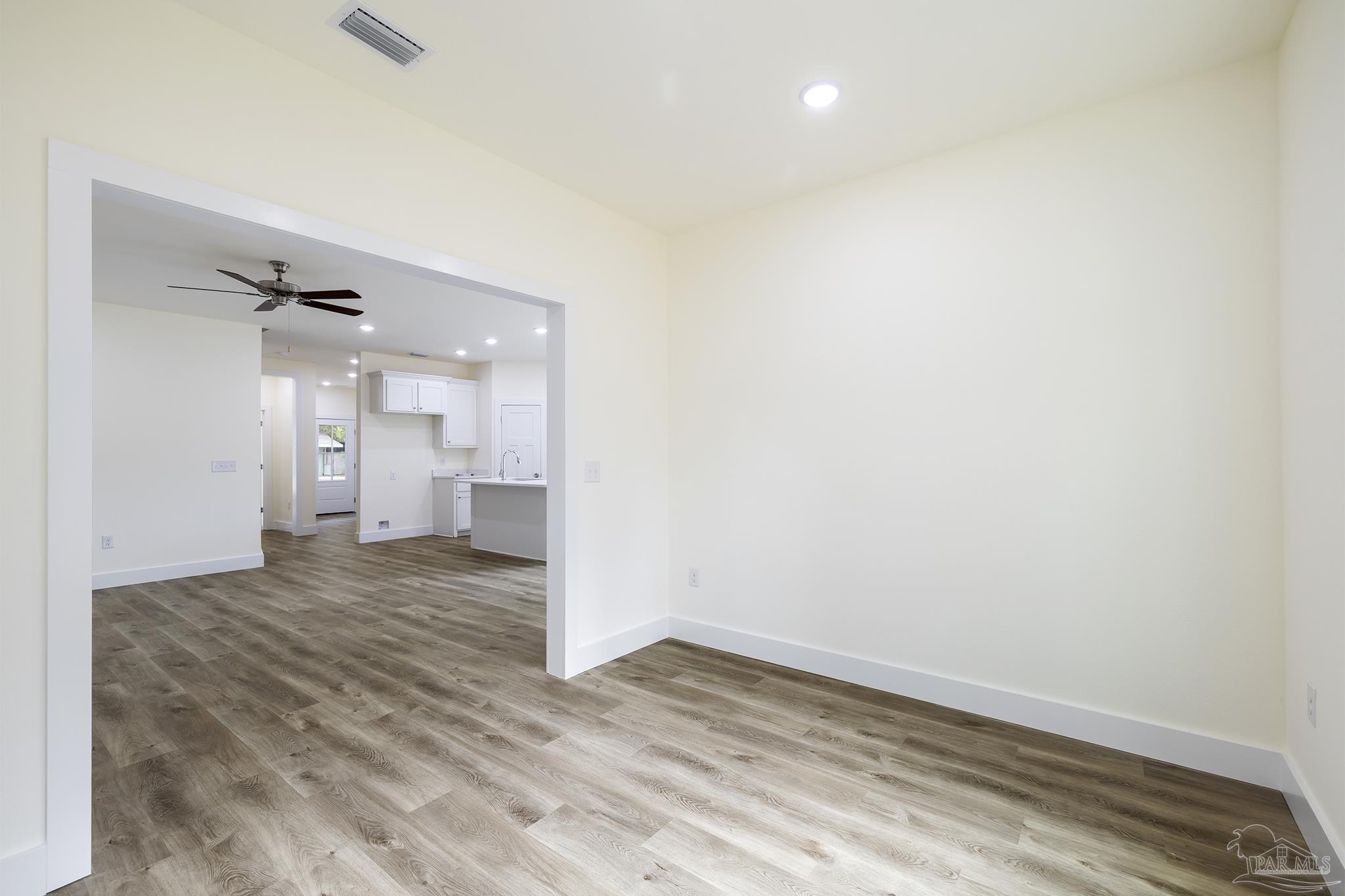 1913 + 1915 W Chase St