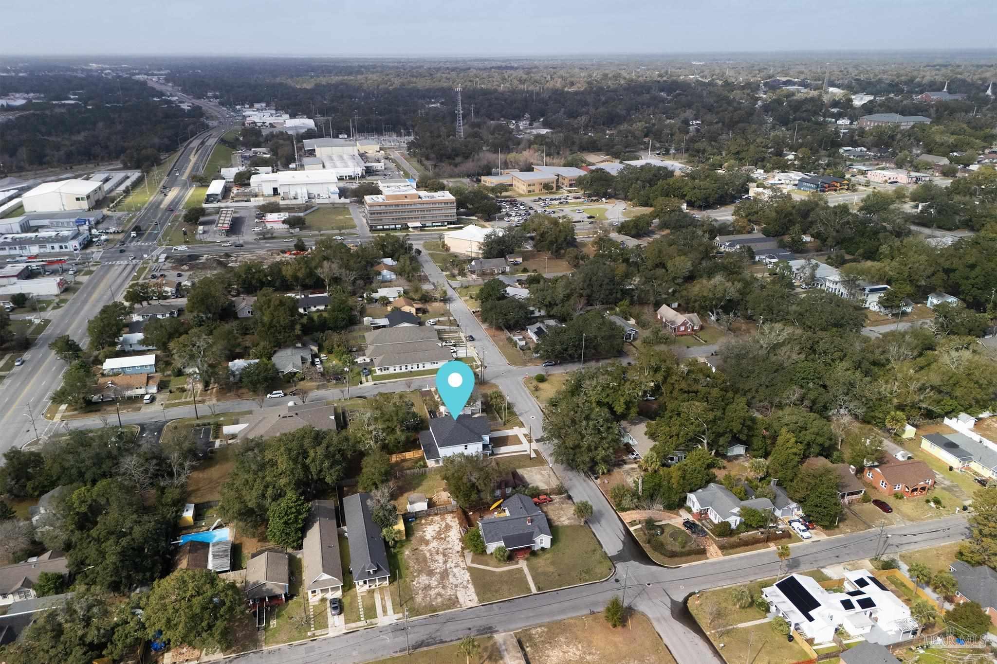 1913 + 1915 W Chase St