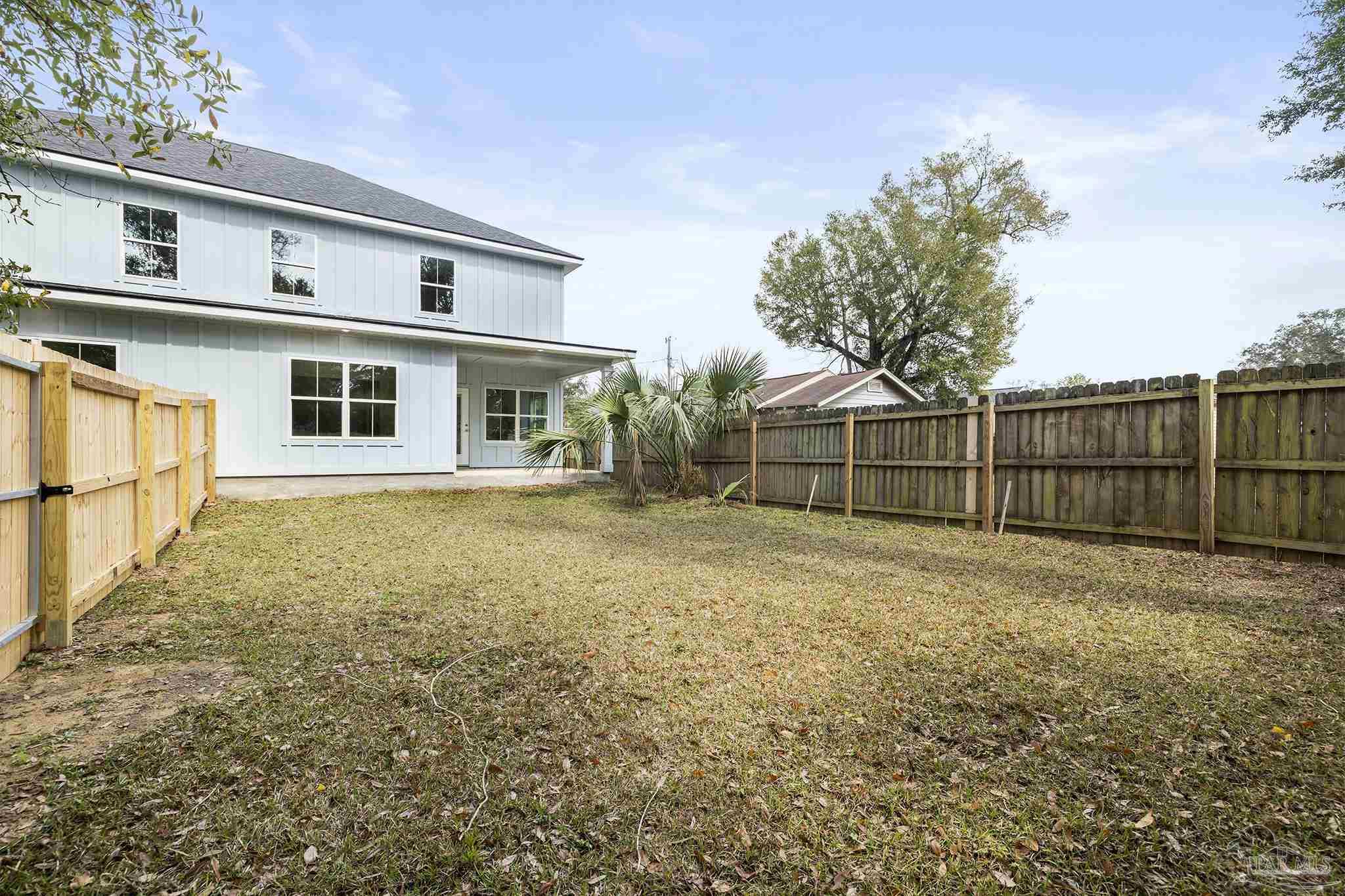 1913 + 1915 W Chase St