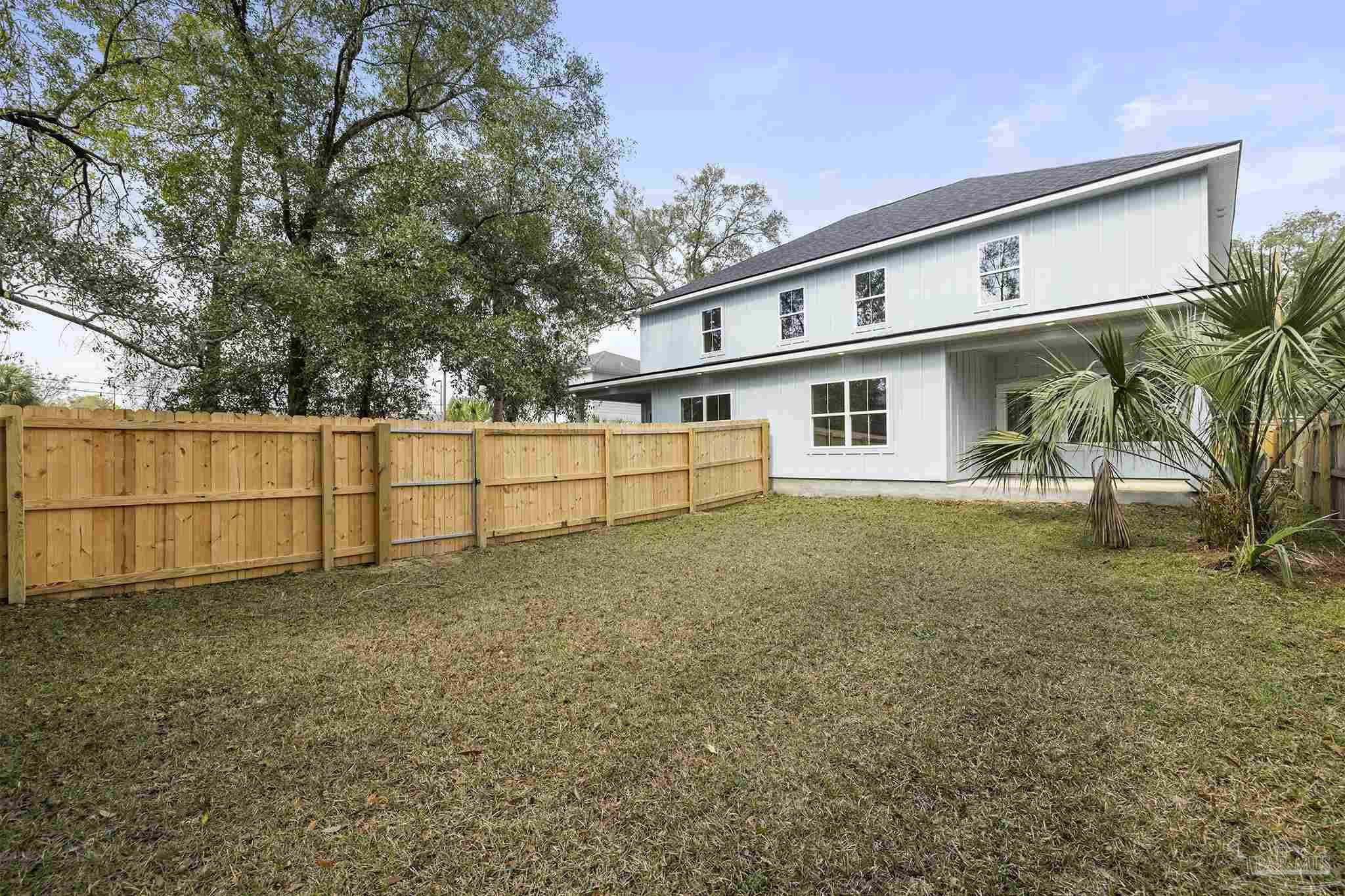 1913 + 1915 W Chase St