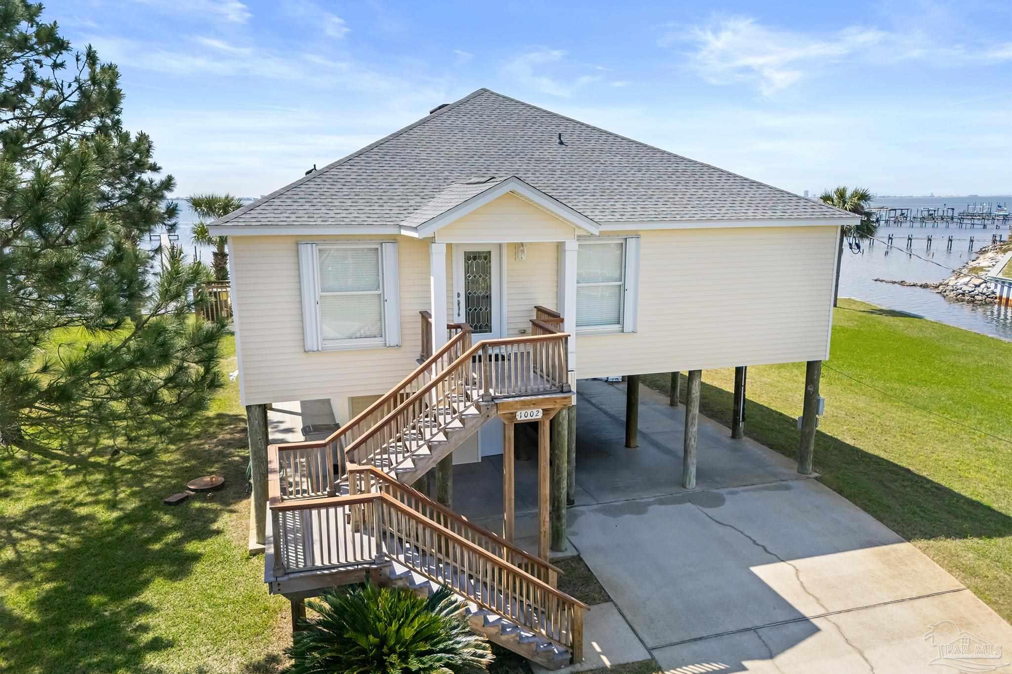 1002 Magnolia Ln