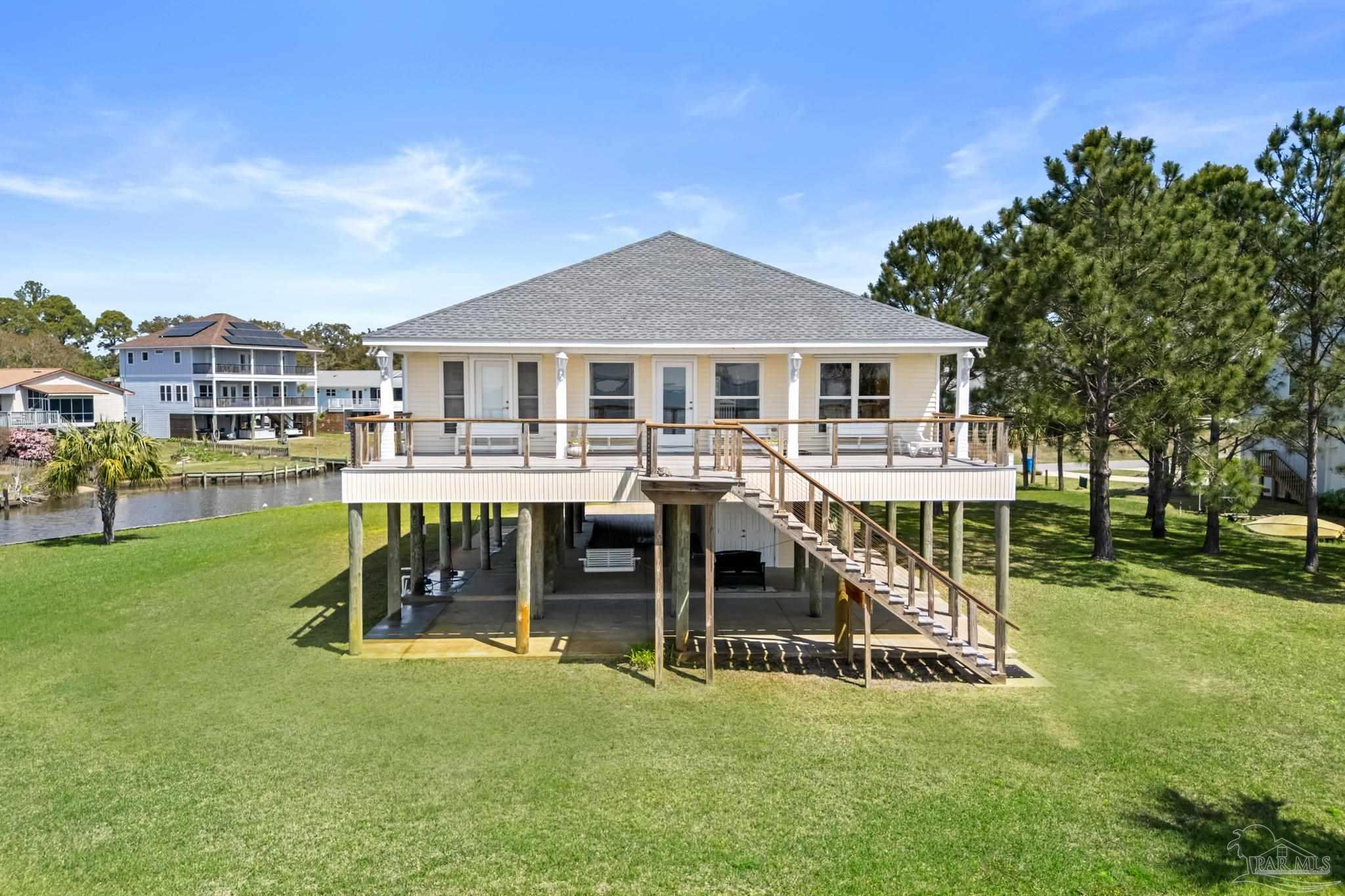 1002 Magnolia Ln
