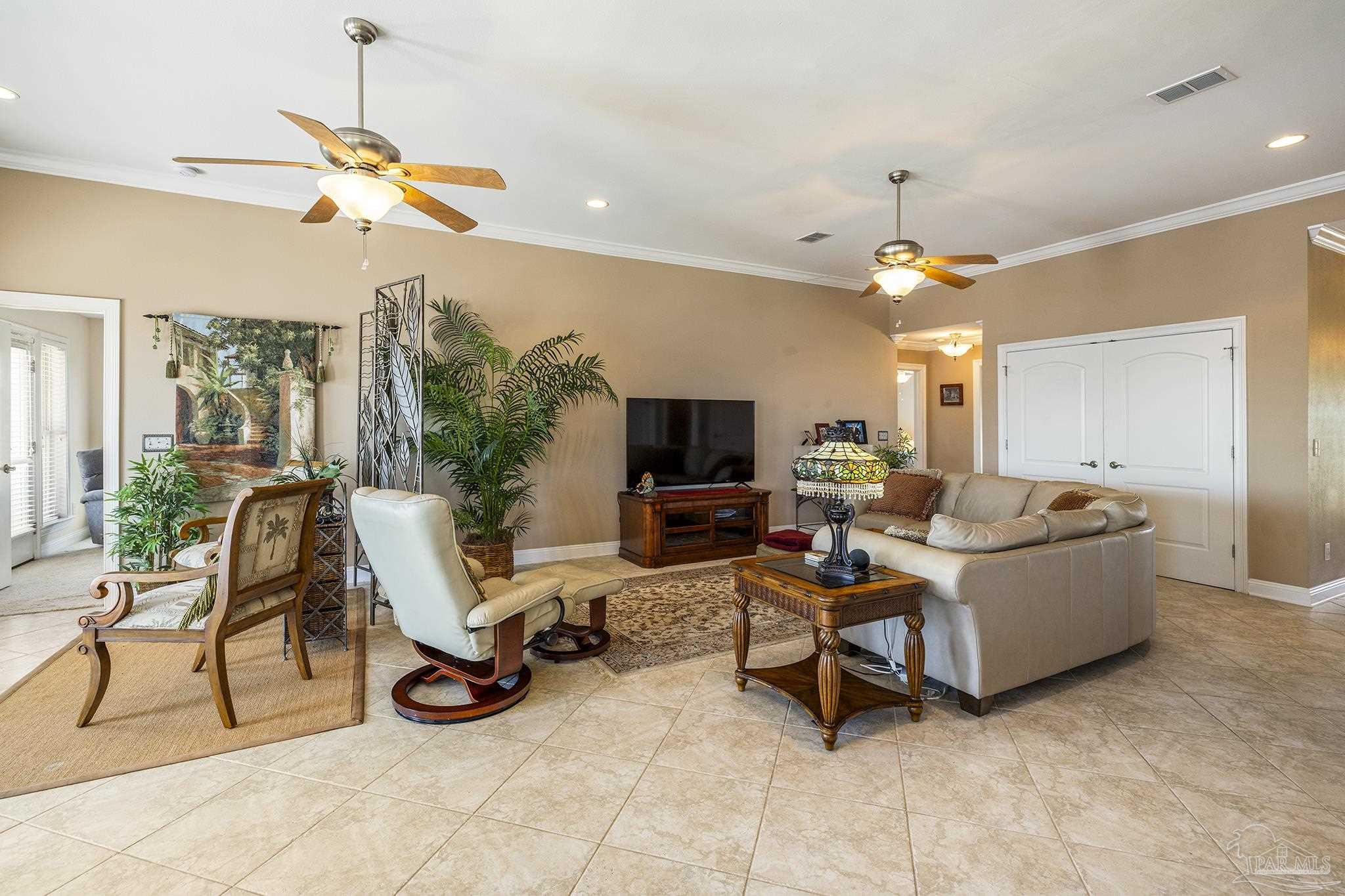 1002 Magnolia Ln