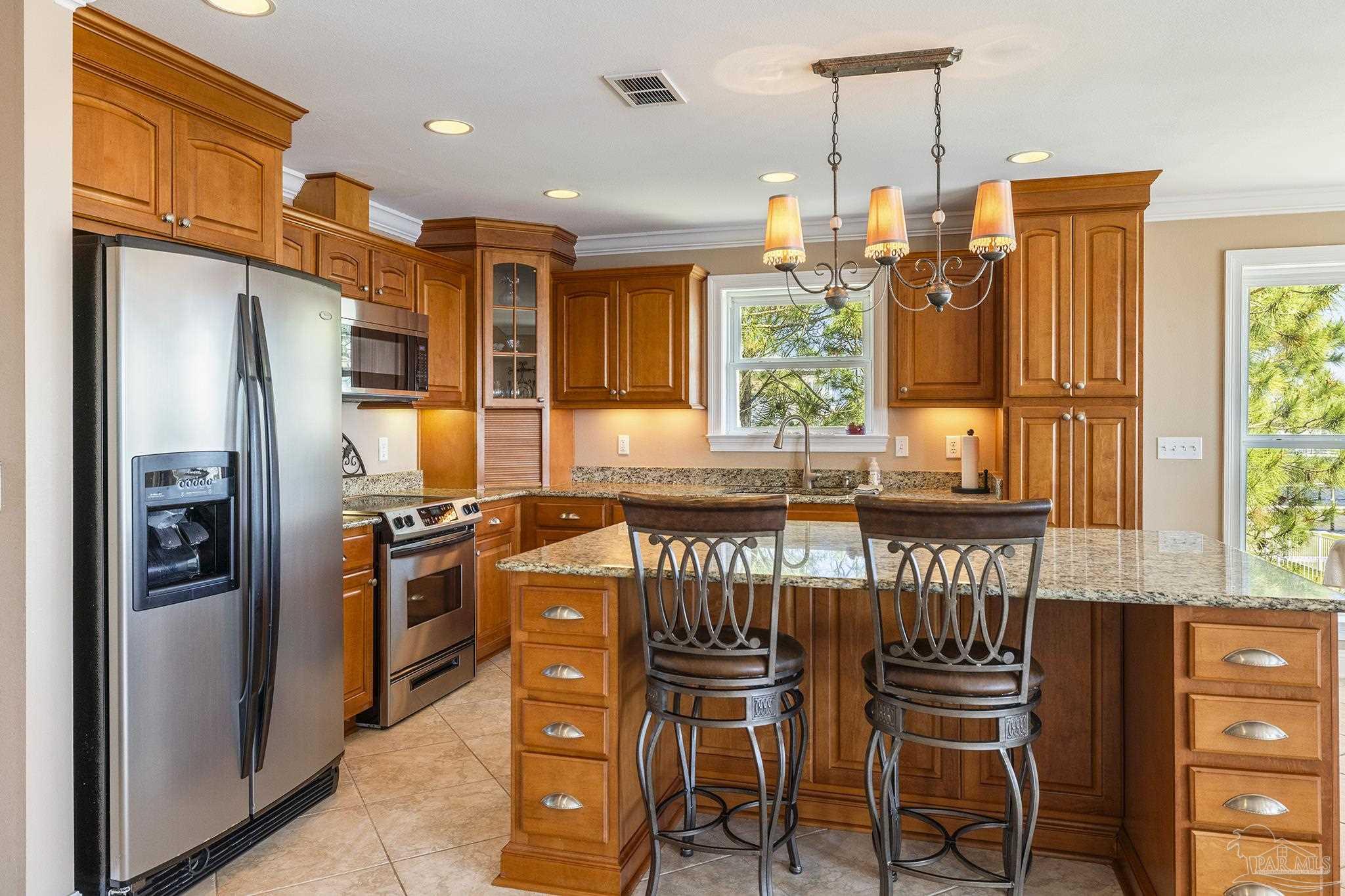 1002 Magnolia Ln