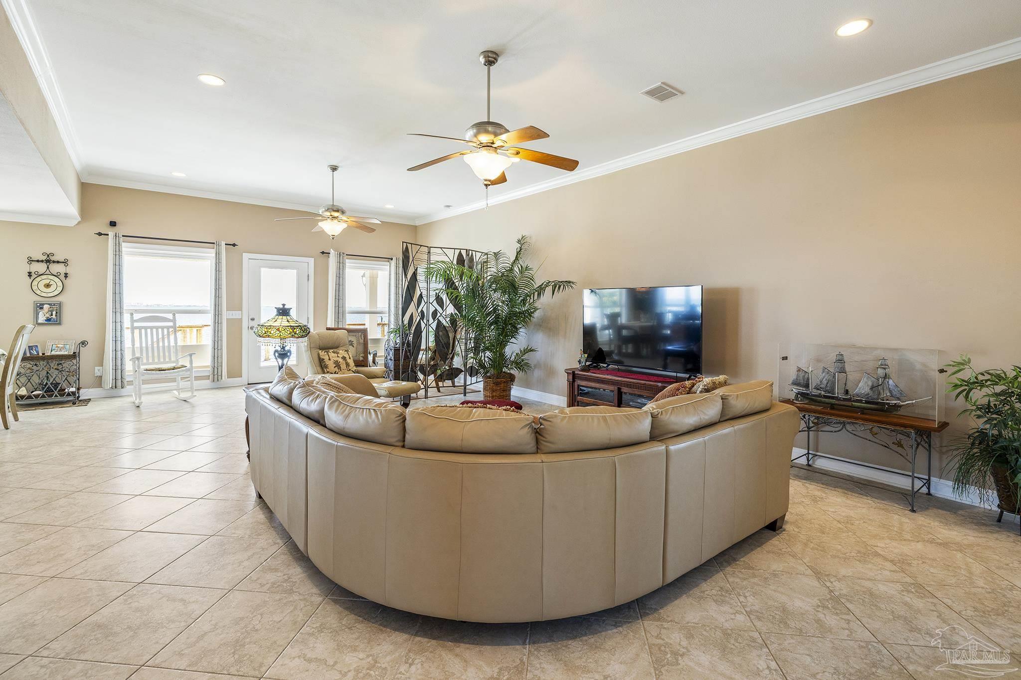 1002 Magnolia Ln