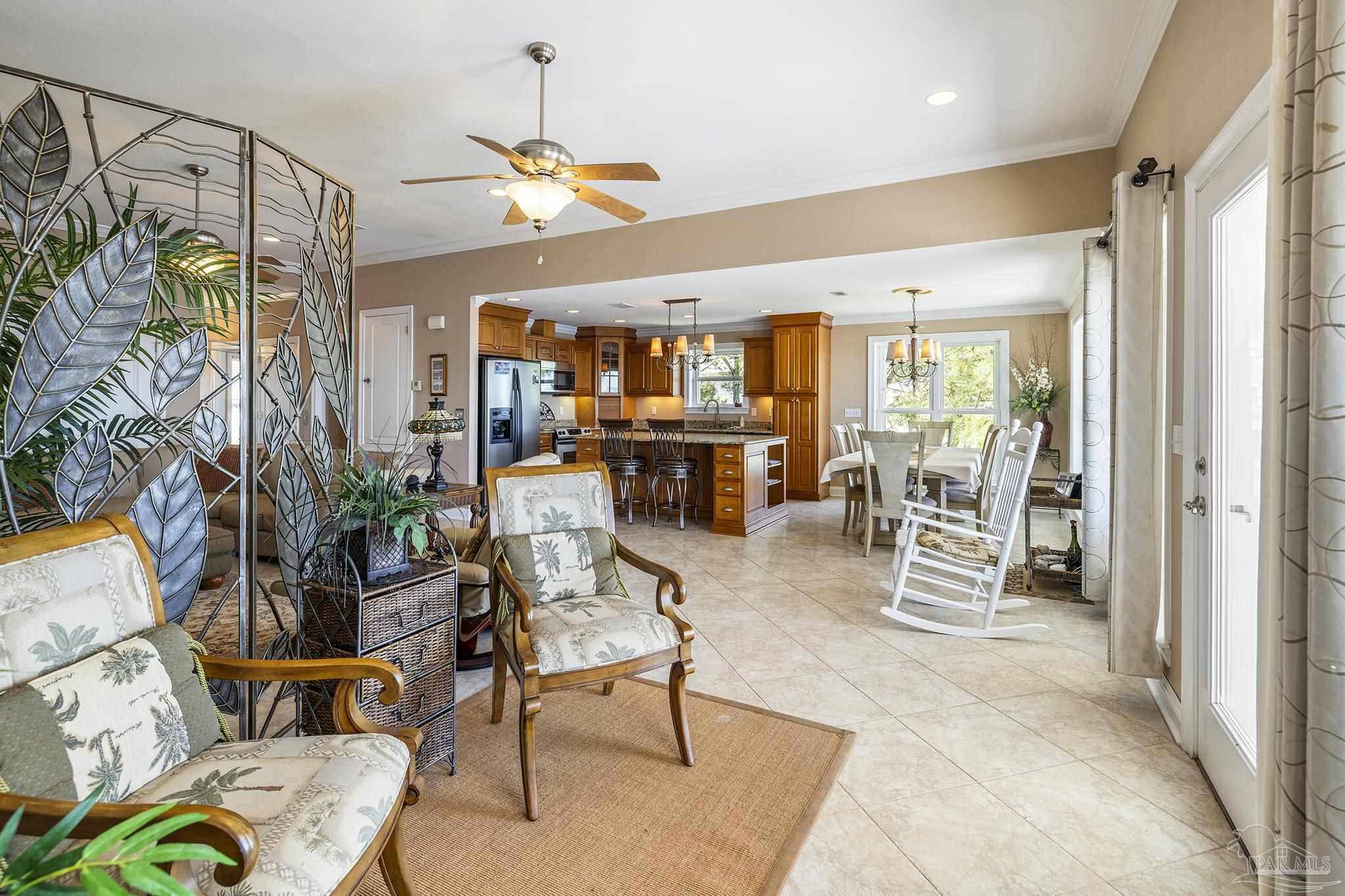 1002 Magnolia Ln