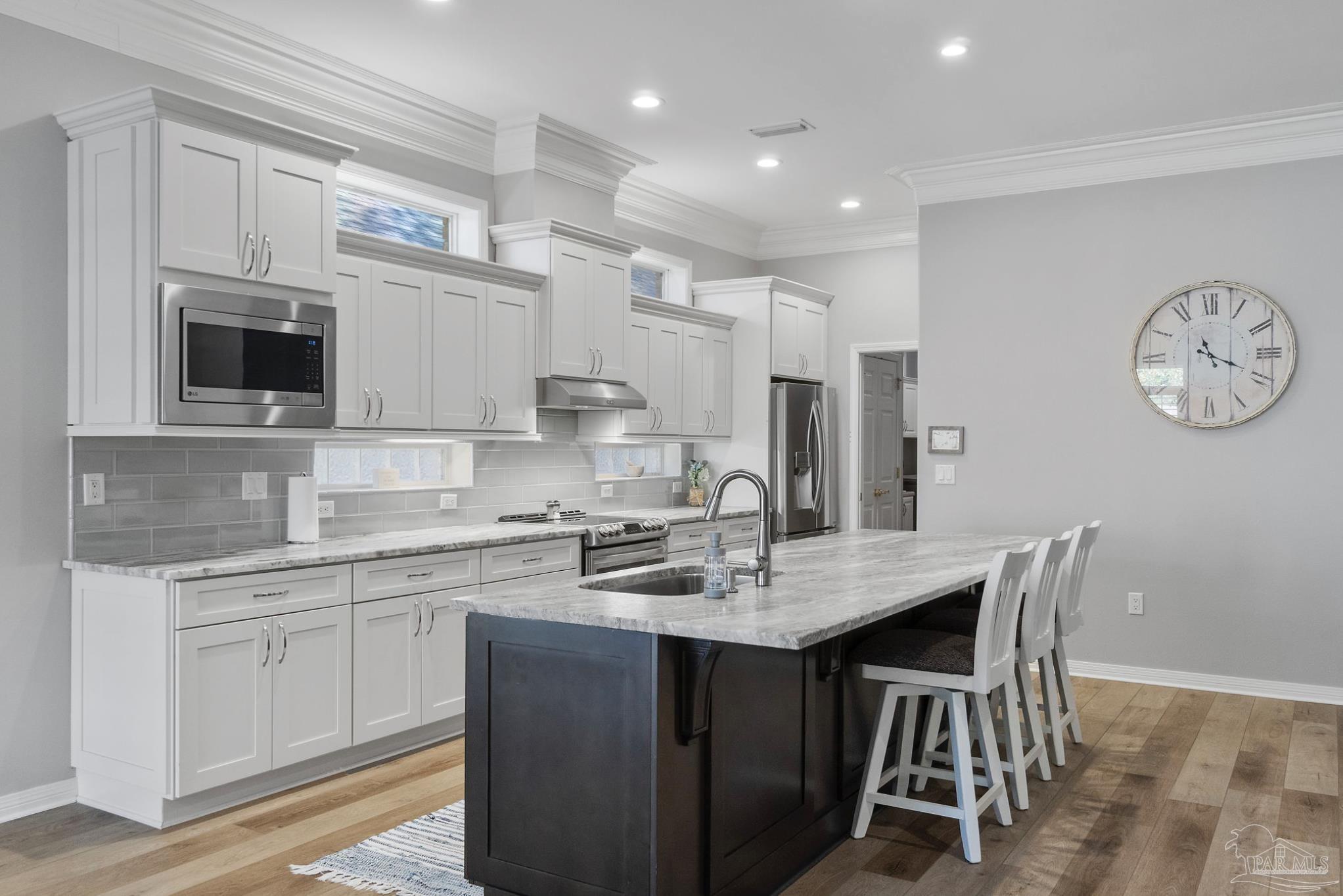 4062 Oak Pointe Dr