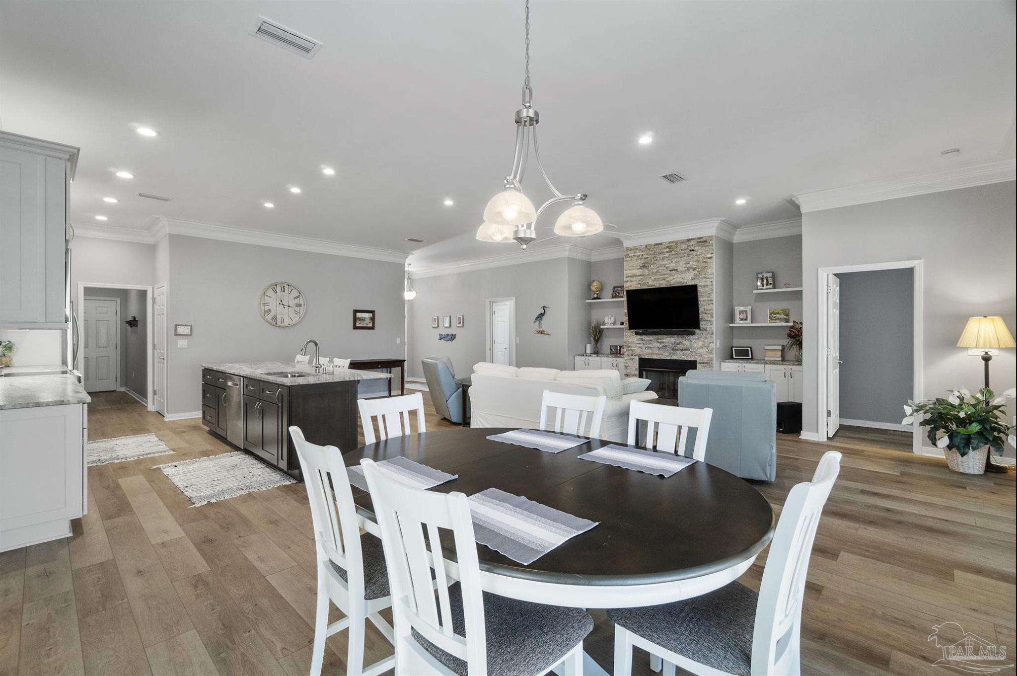 4062 Oak Pointe Dr