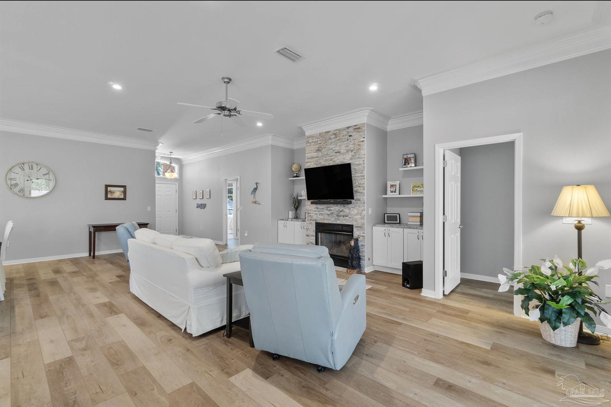 4062 Oak Pointe Dr