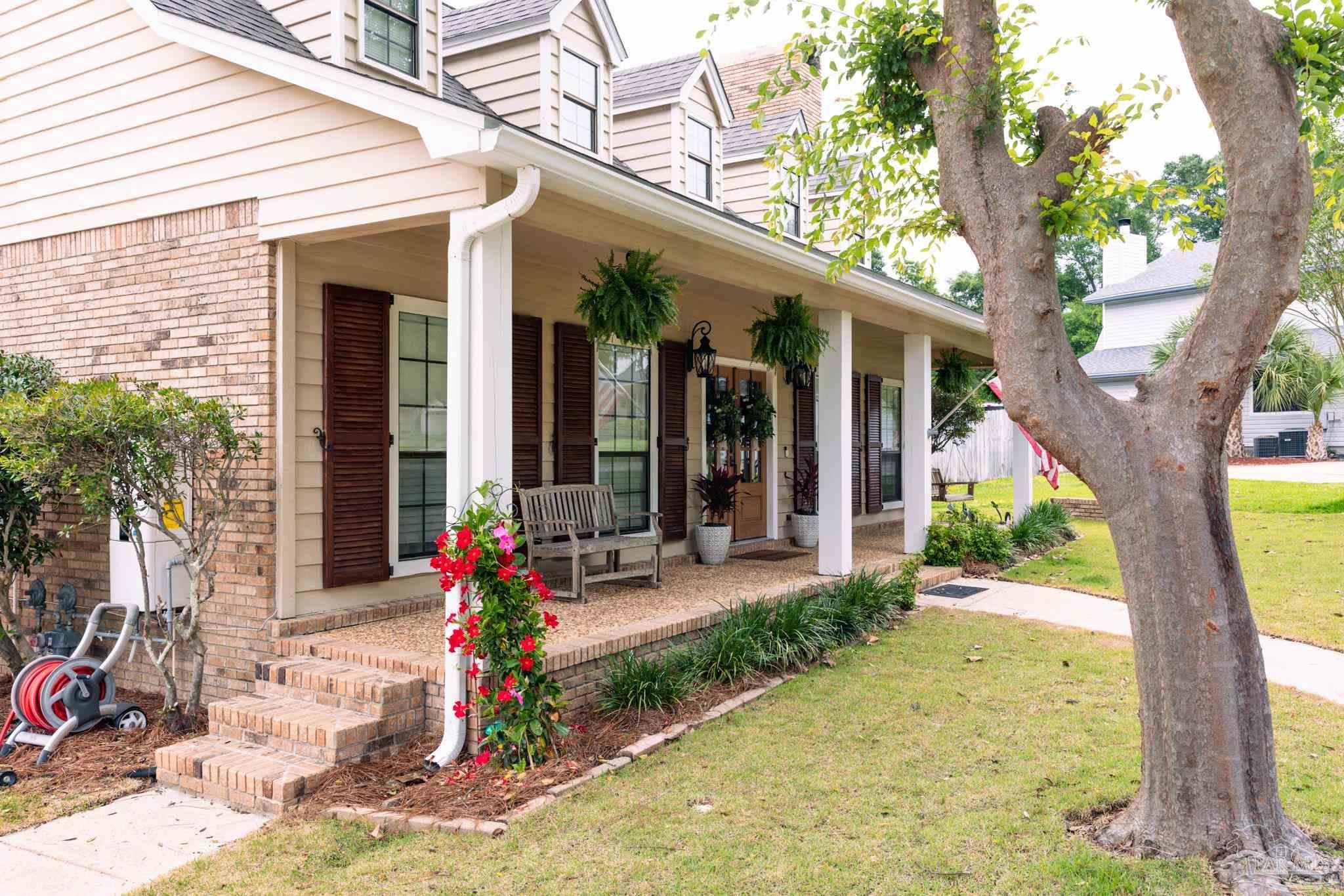2351 Inverness Dr