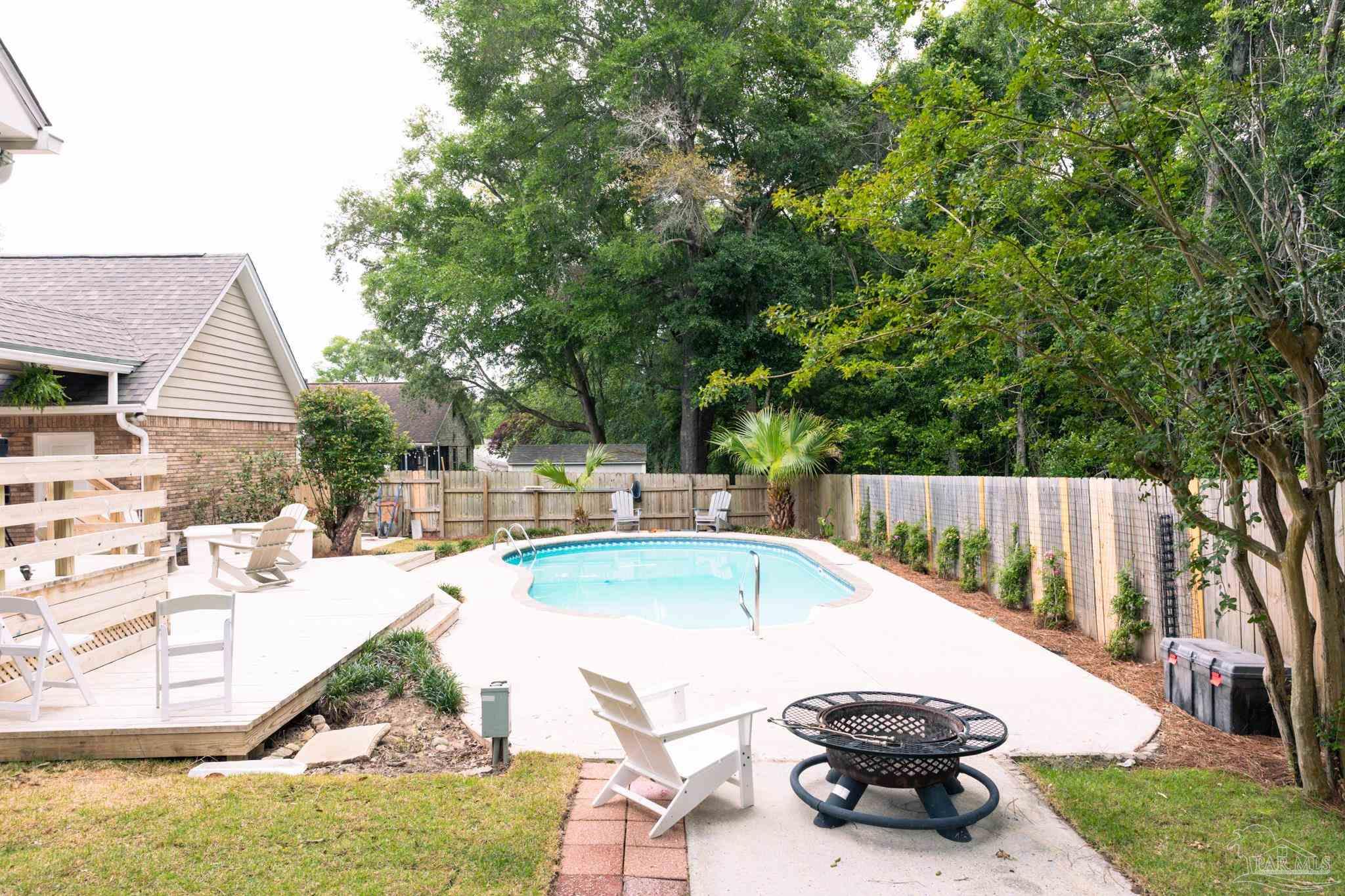 2351 Inverness Dr