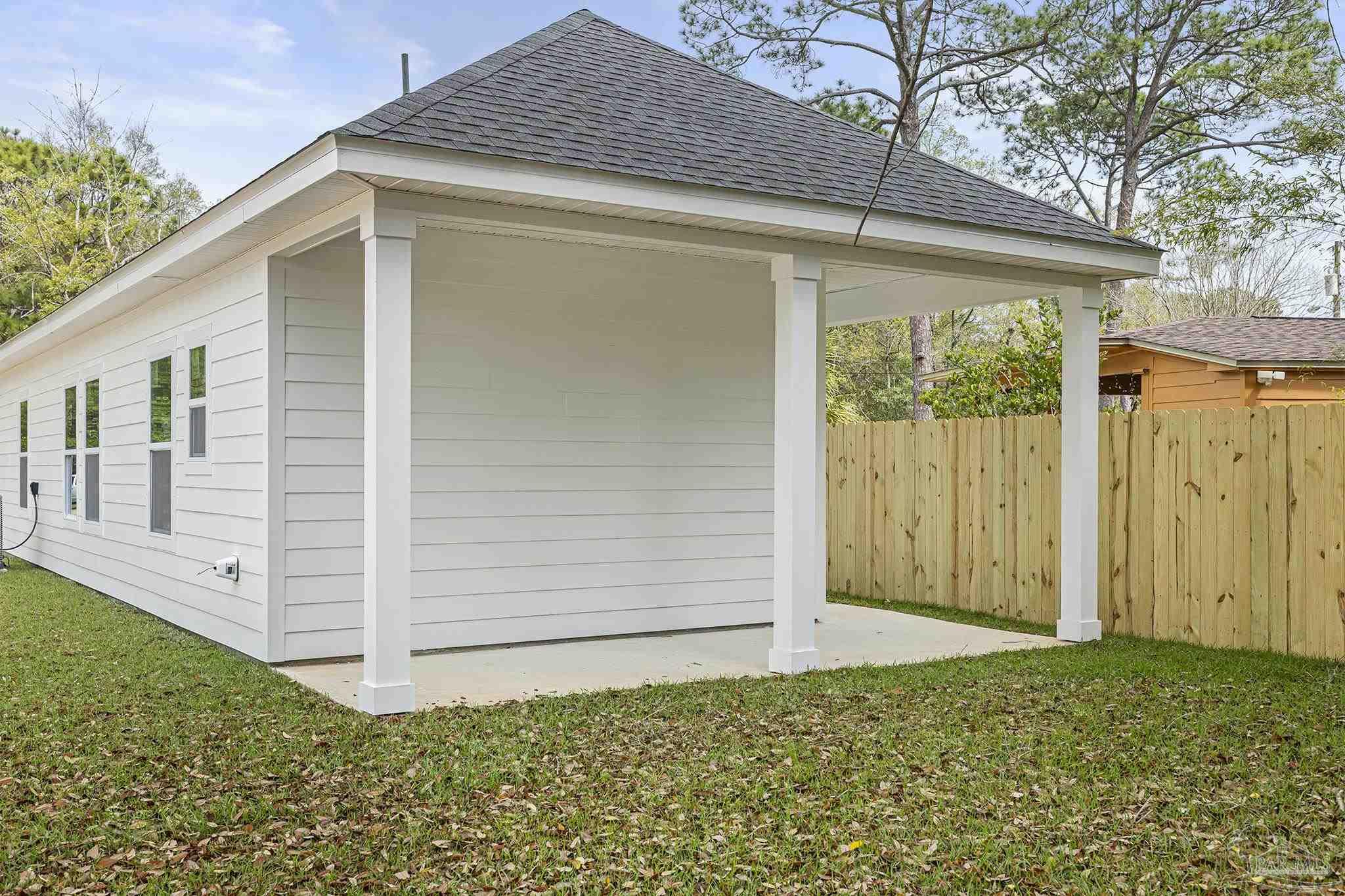 3805 N 10th Ave