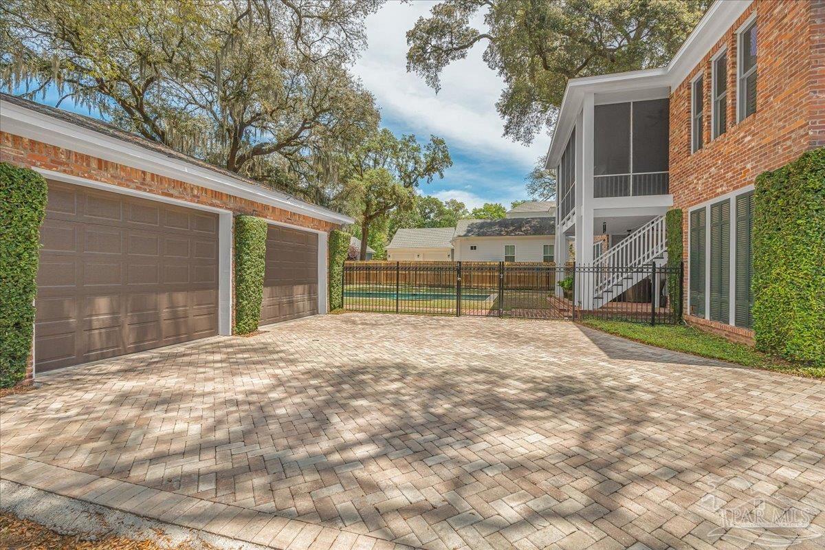 112 Chipley Ave