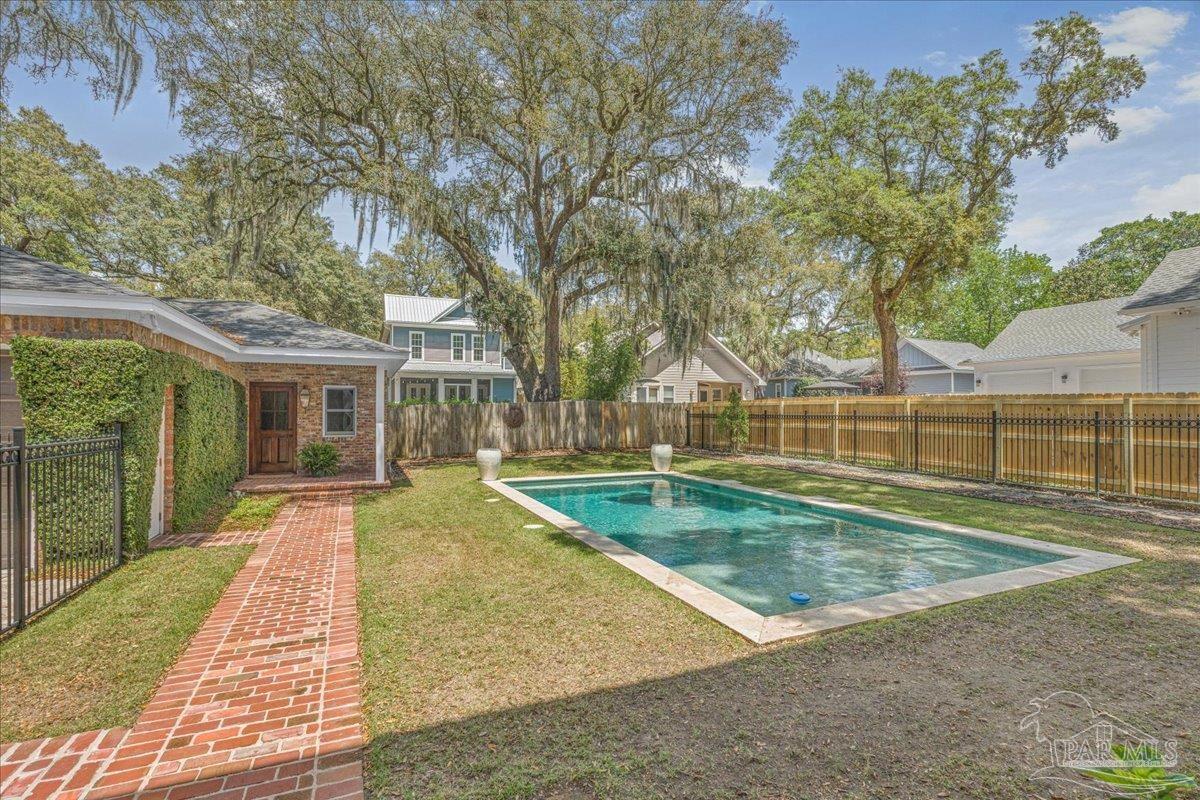 112 Chipley Ave