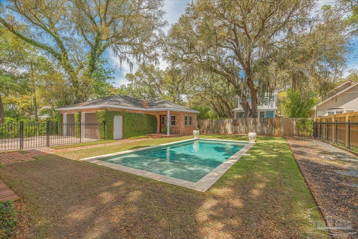 112 Chipley Ave