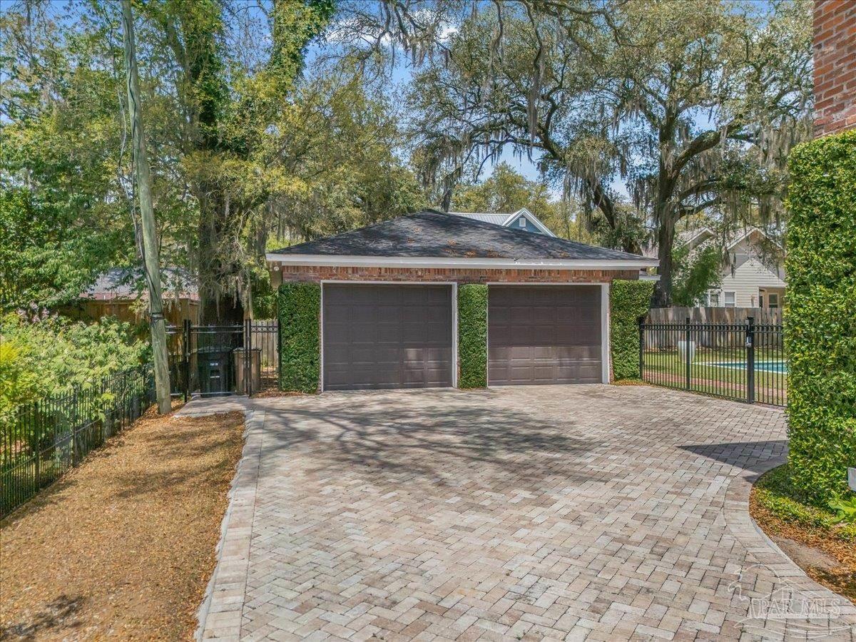 112 Chipley Ave