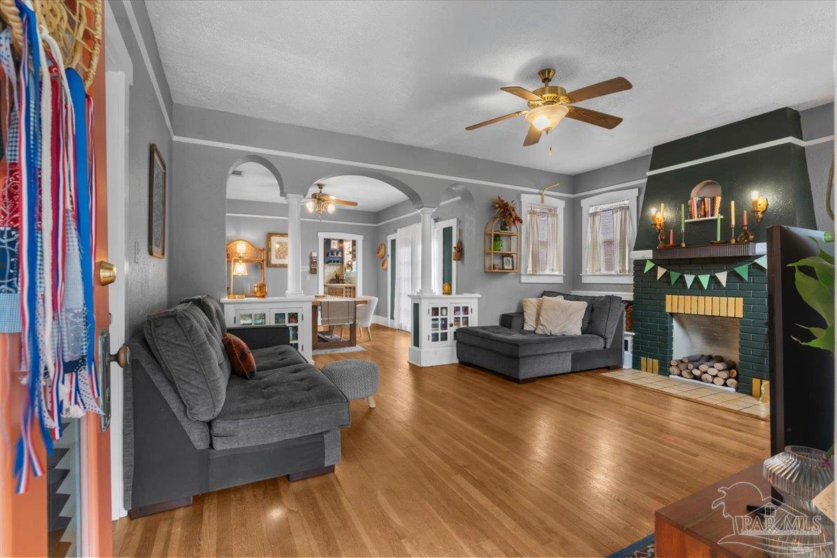 1101 N 19th Ave