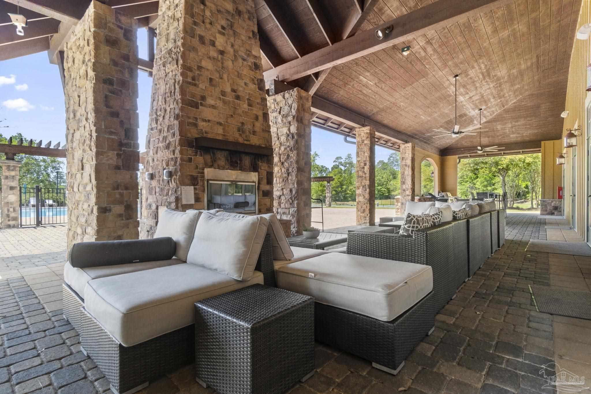 8742 Foxtail Loop