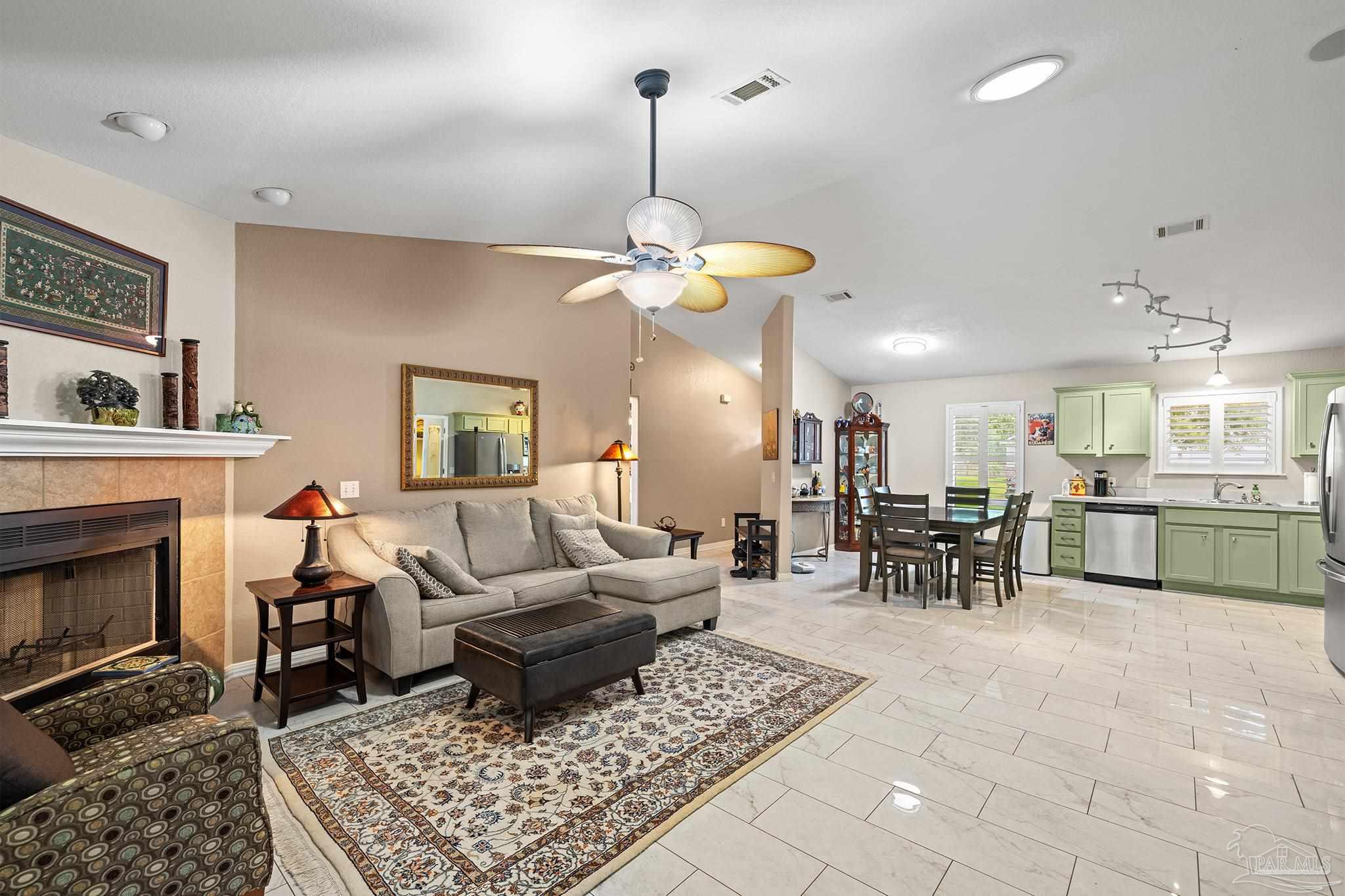 2478 Houston Cir