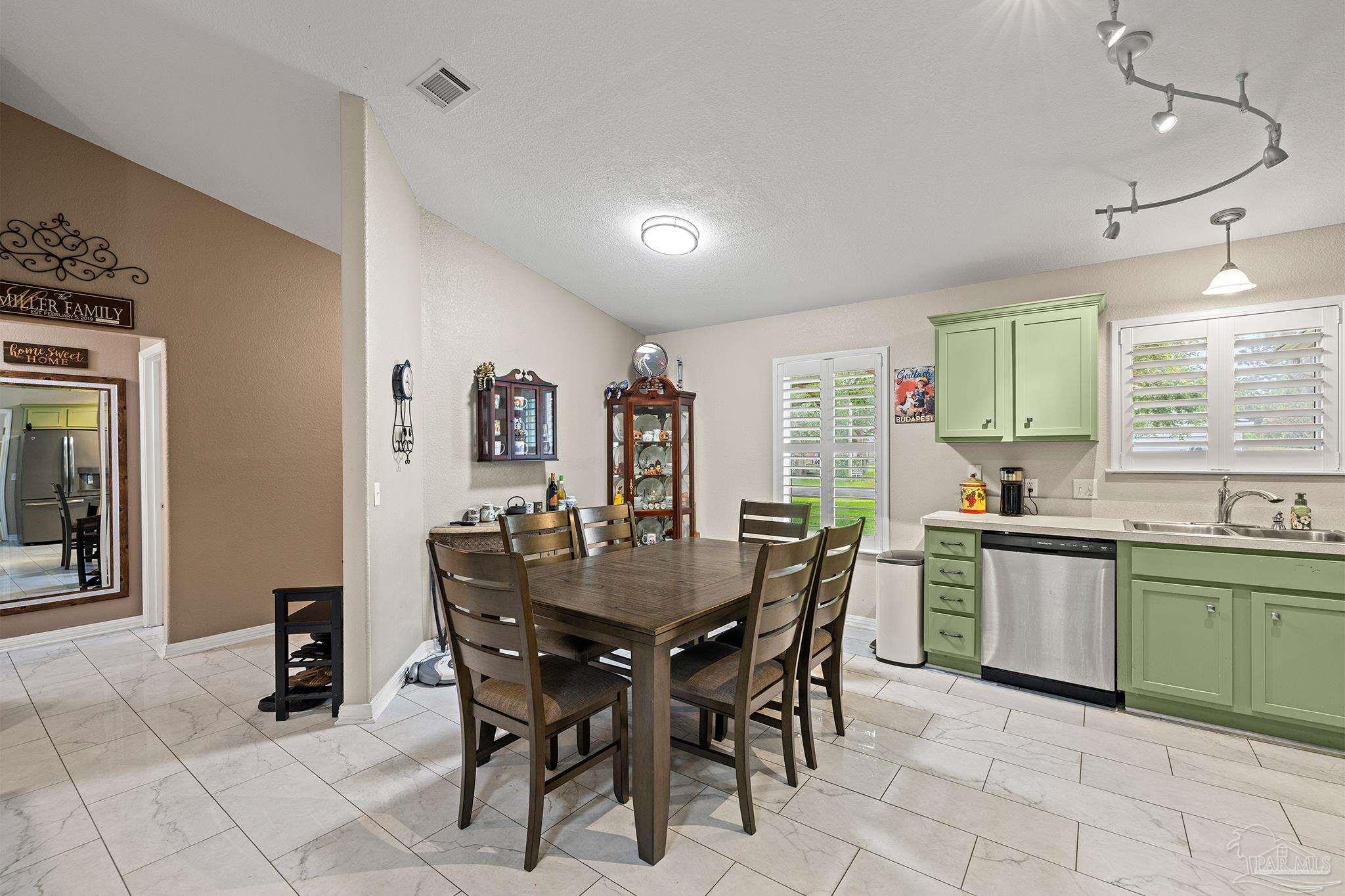 2478 Houston Cir