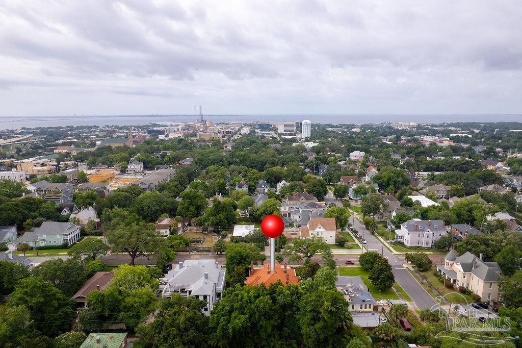 116 W De Soto St