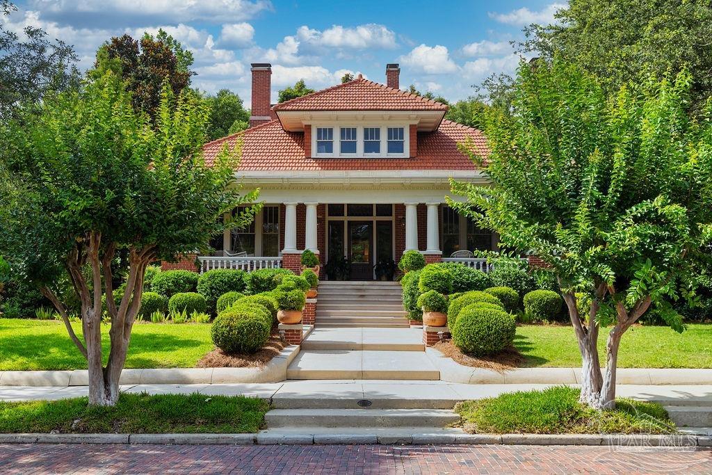 116 W De Soto St