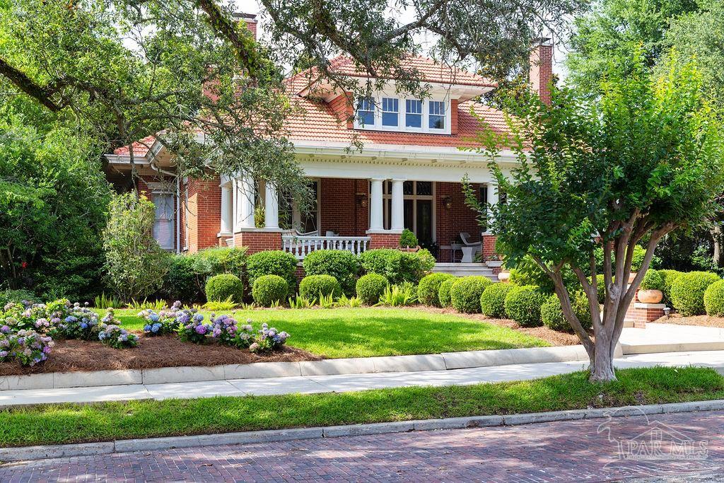 116 W De Soto St