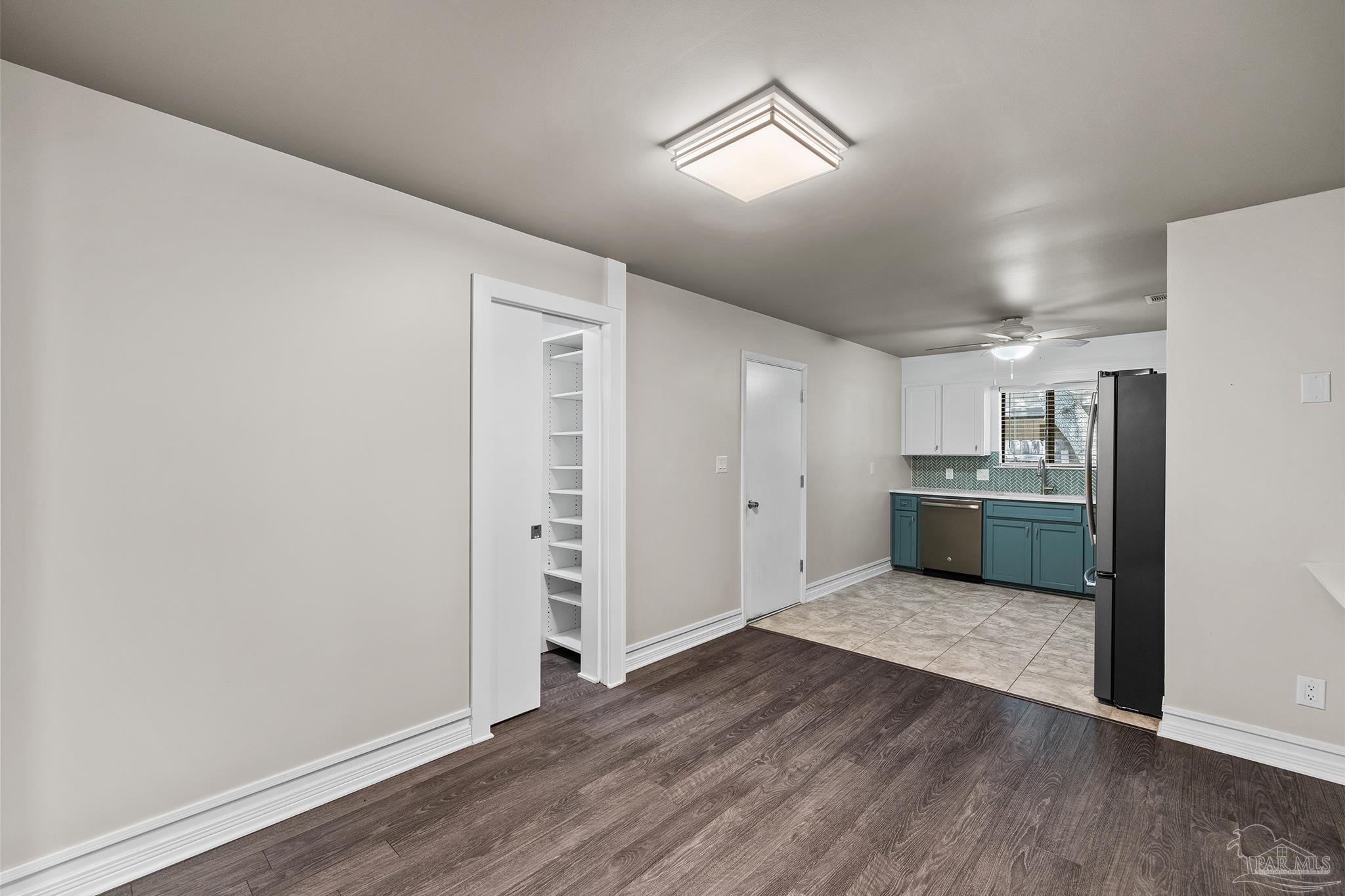 2558 Amberjack Ct