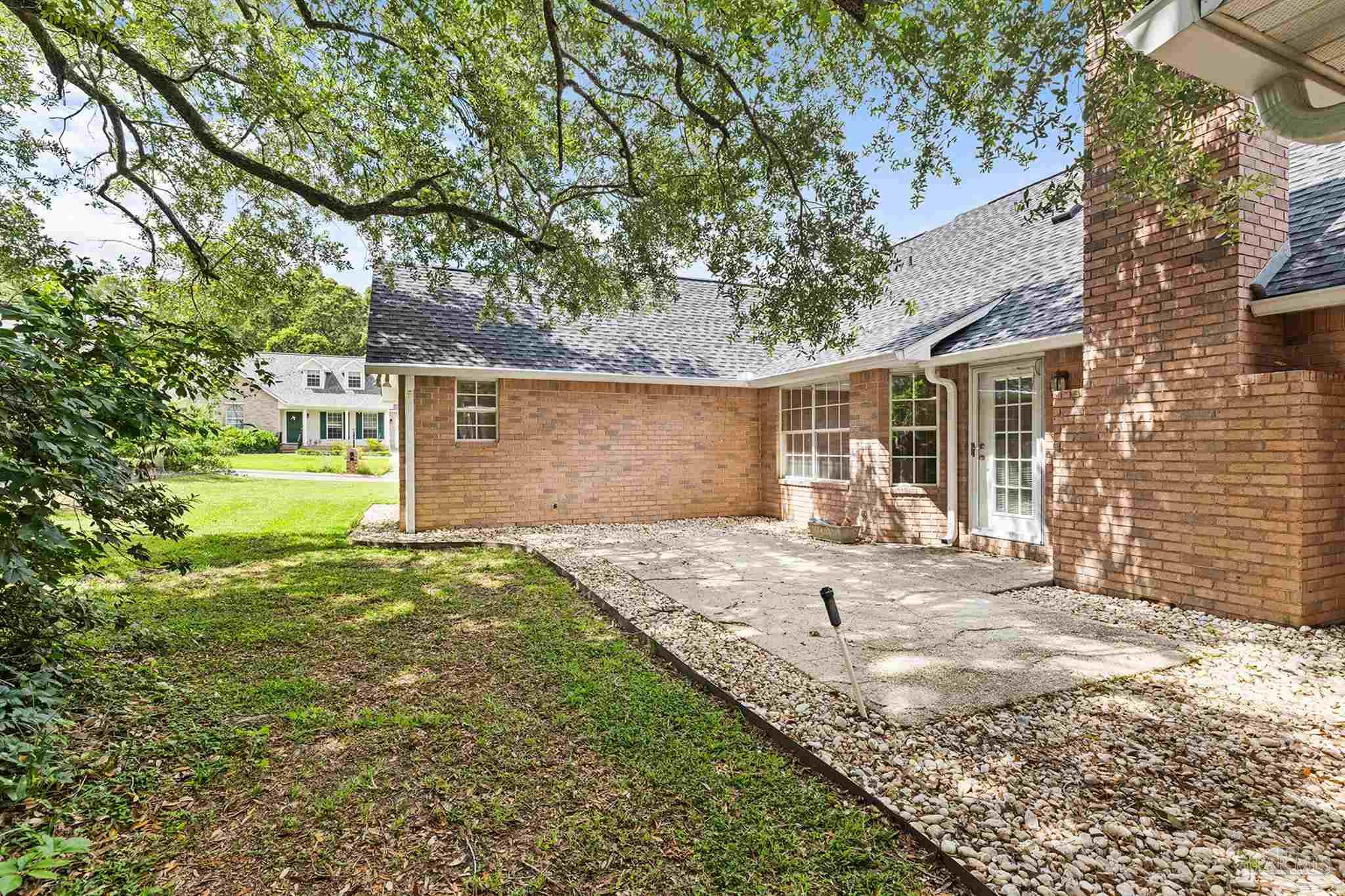 9800 Sourwood Ct